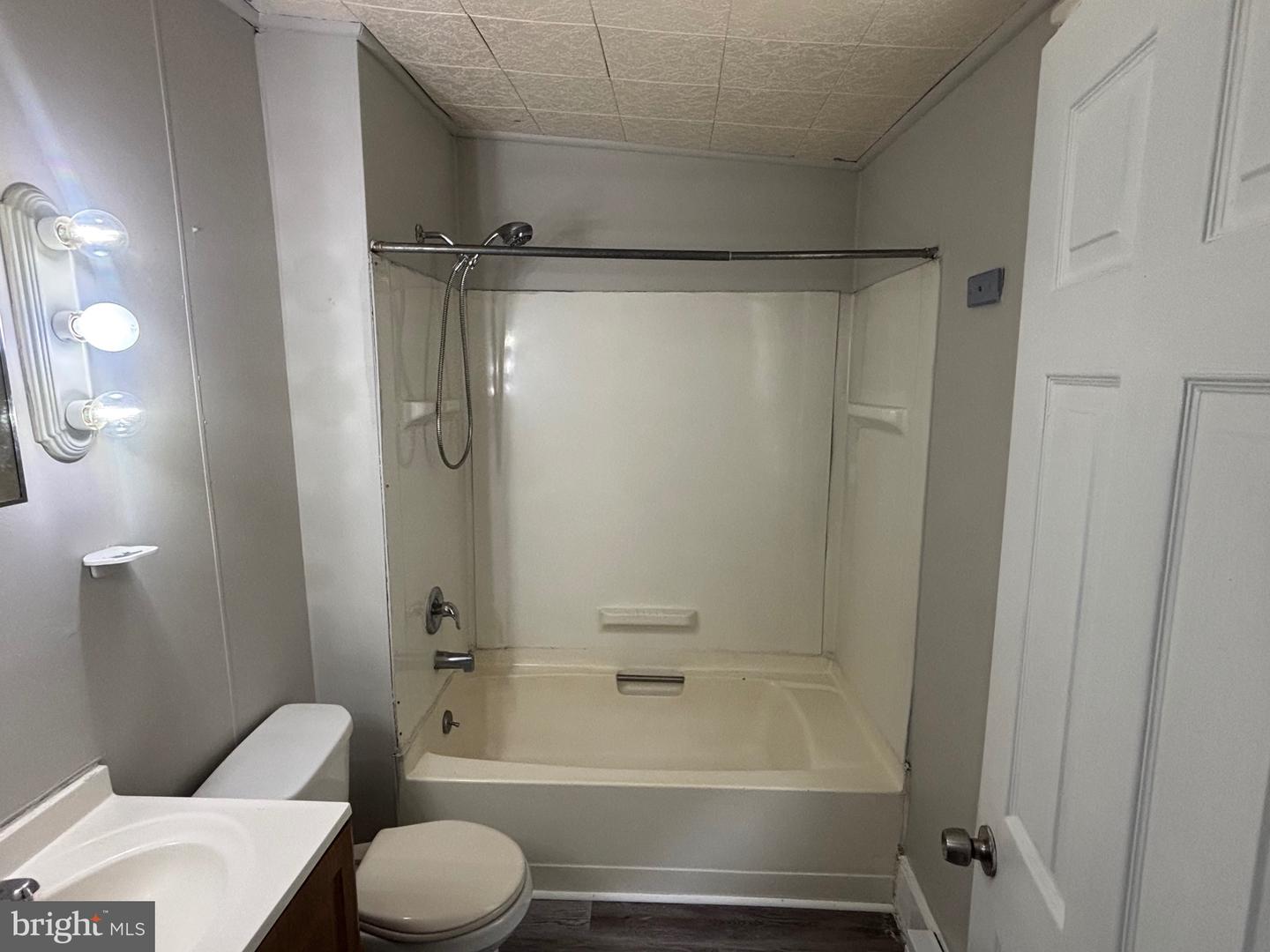 PADE2119880 Property Photo 11