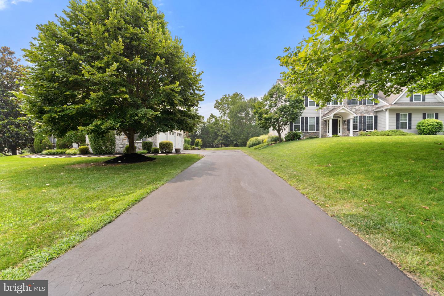10 Springhouse Ln Property Photo 2