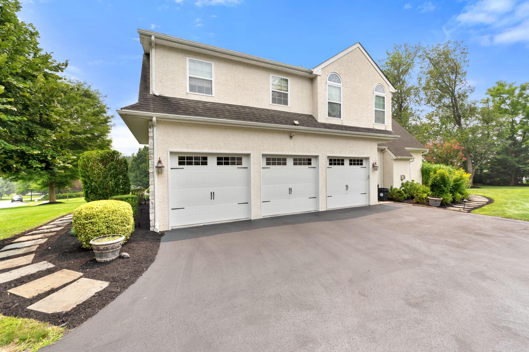 10 Springhouse Ln Property Photo 4
