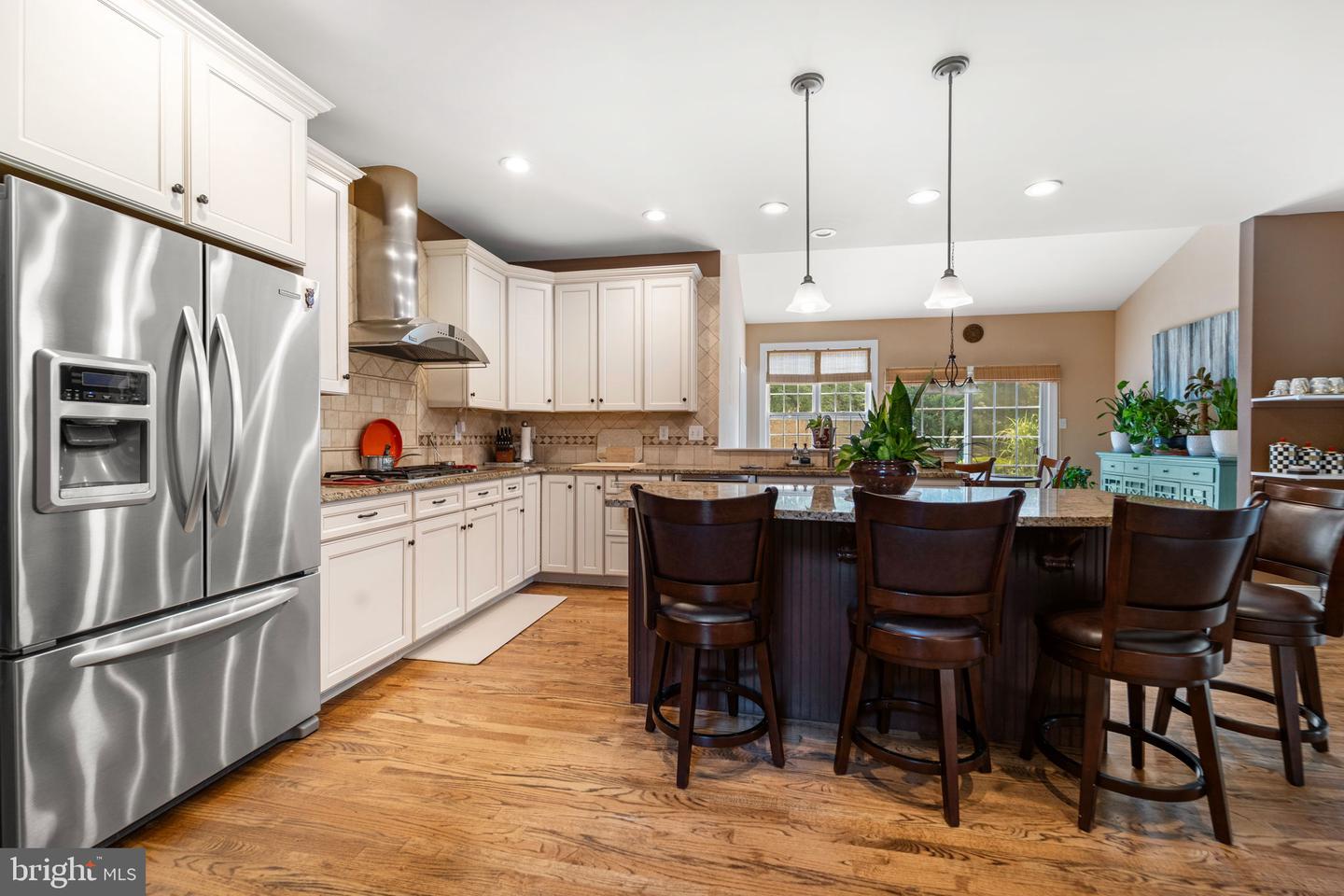 10 Springhouse Ln Property Photo 15