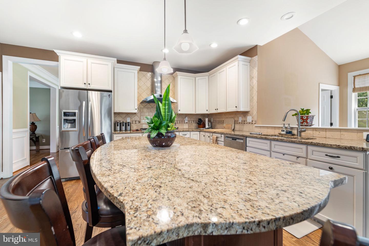 10 Springhouse Ln Property Photo 16
