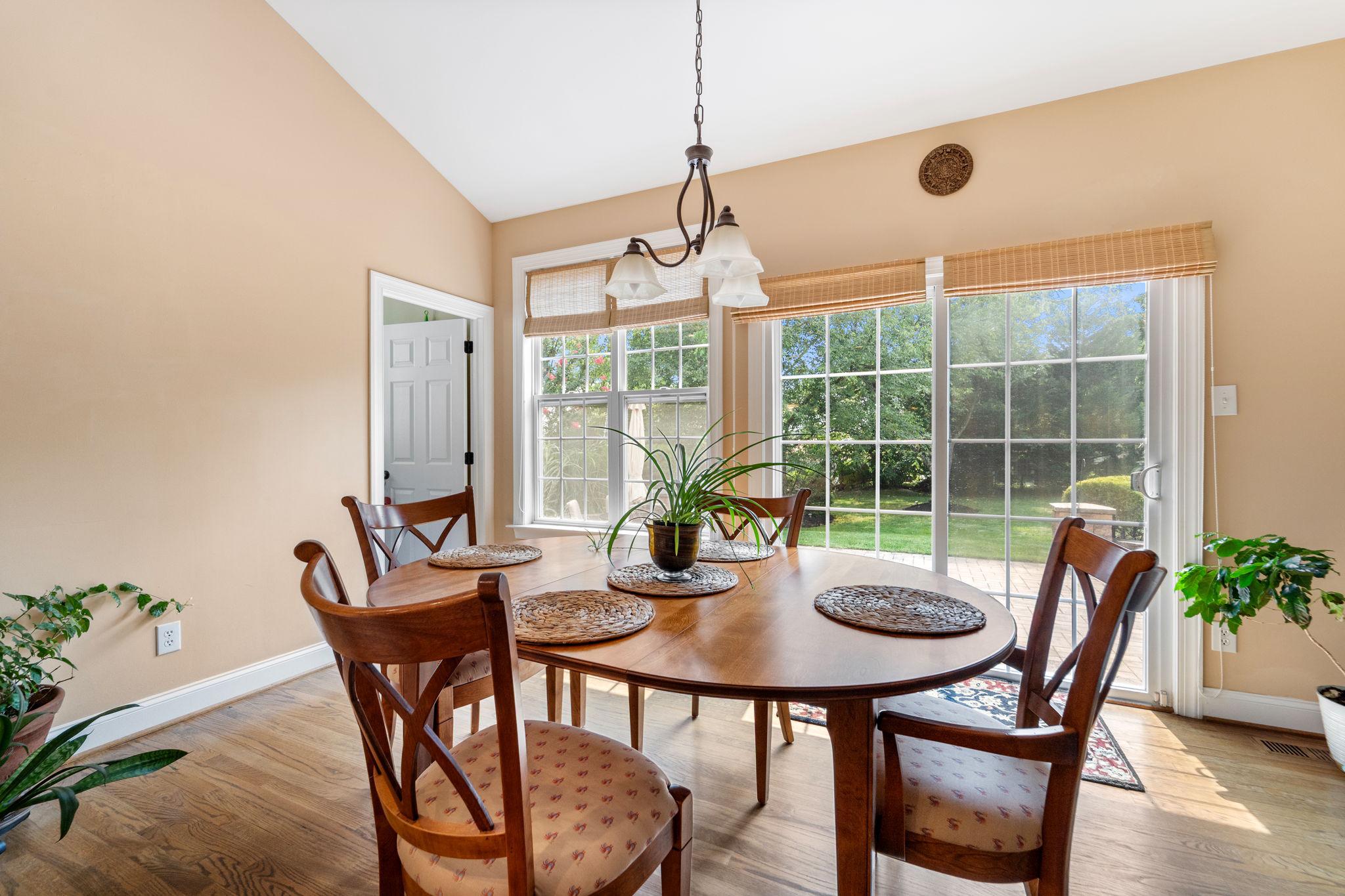 10 Springhouse Ln Property Photo 18