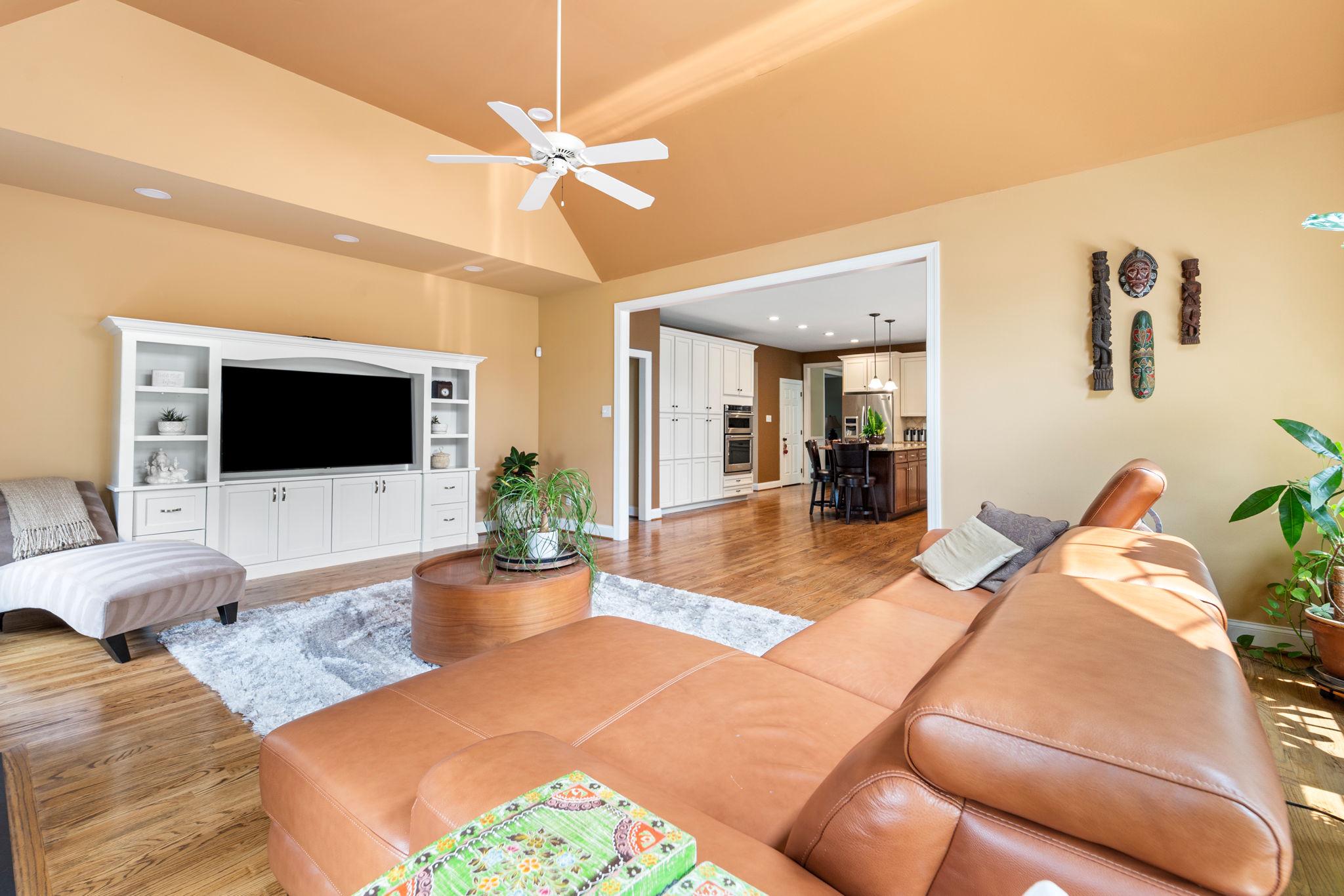 10 Springhouse Ln Property Photo 23