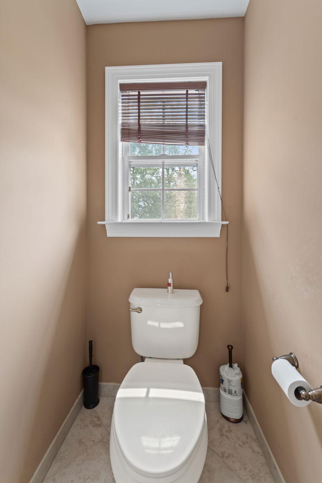 10 Springhouse Ln Property Photo 35