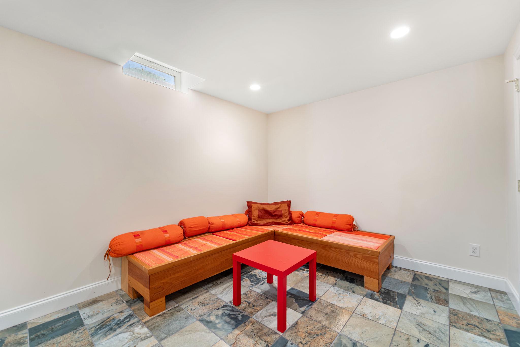 10 Springhouse Ln Property Photo 48