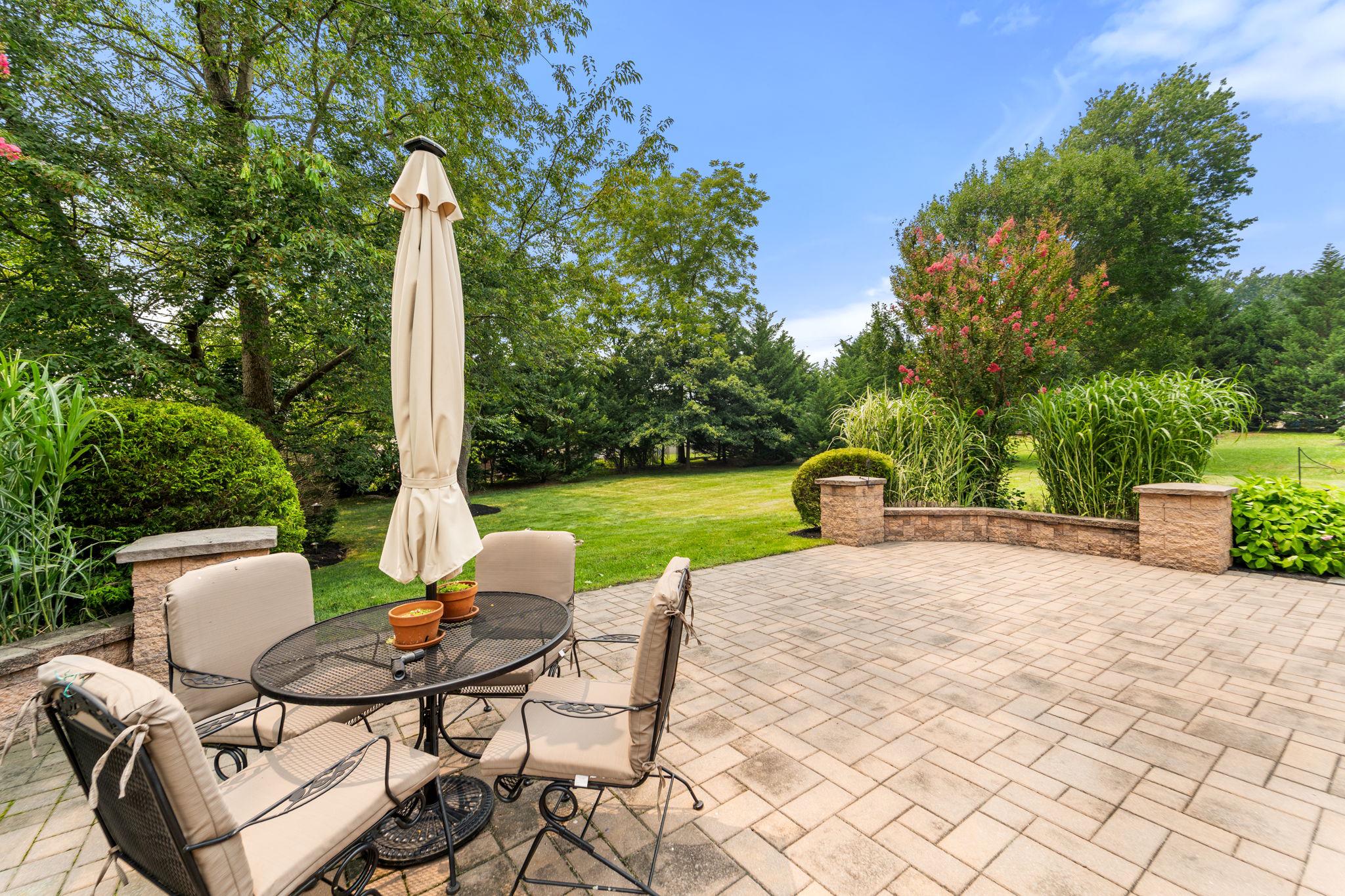 10 Springhouse Ln Property Photo 55