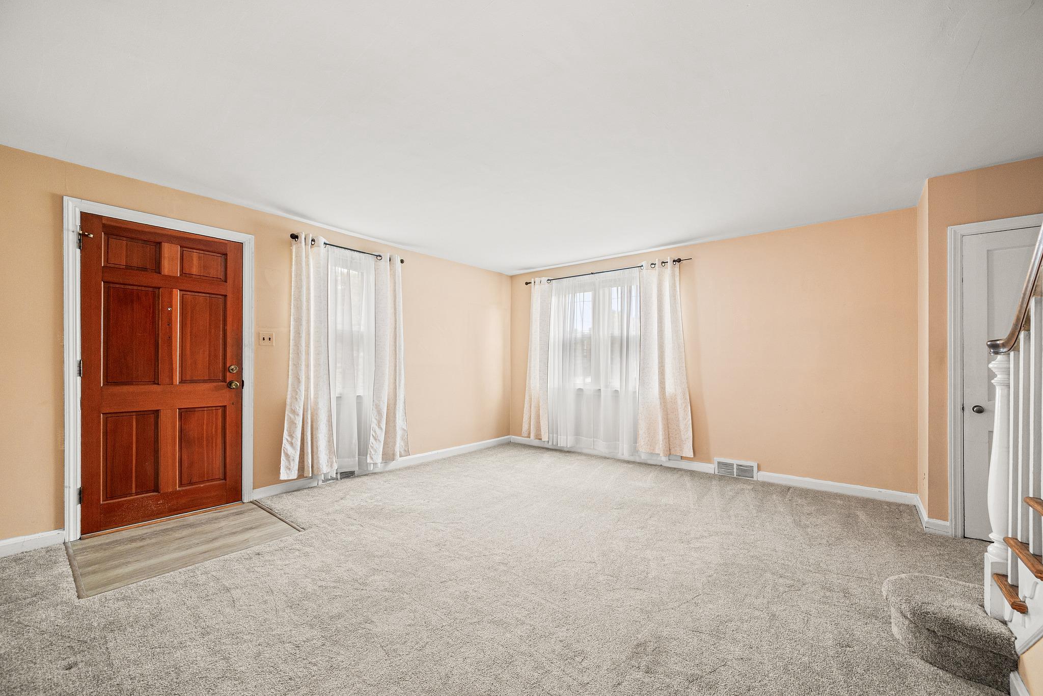 4816 Woodland Ave Property Photo 4