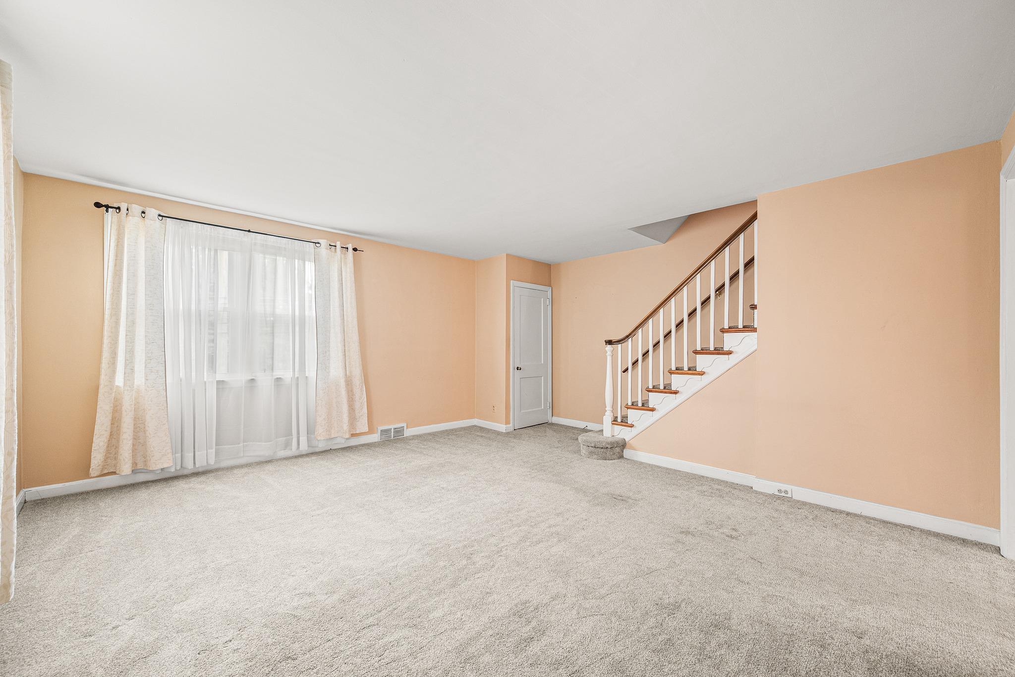 4816 Woodland Ave Property Photo 5
