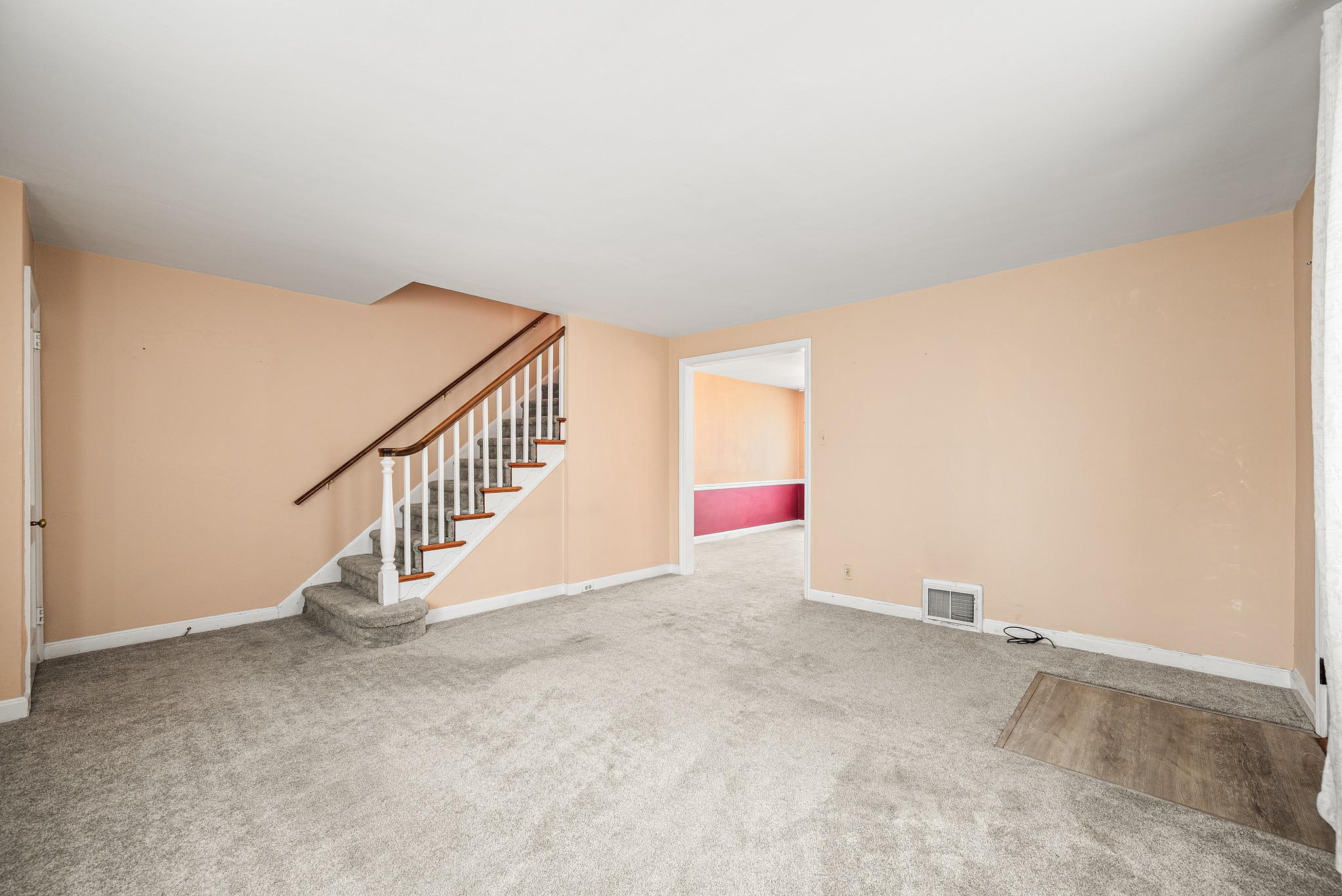 4816 Woodland Ave Property Photo 6