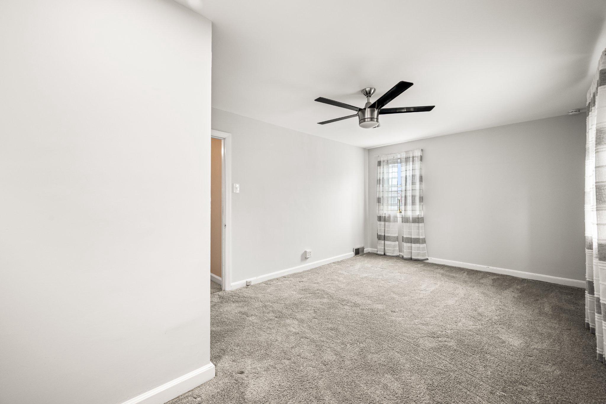 4816 Woodland Ave Property Photo 13