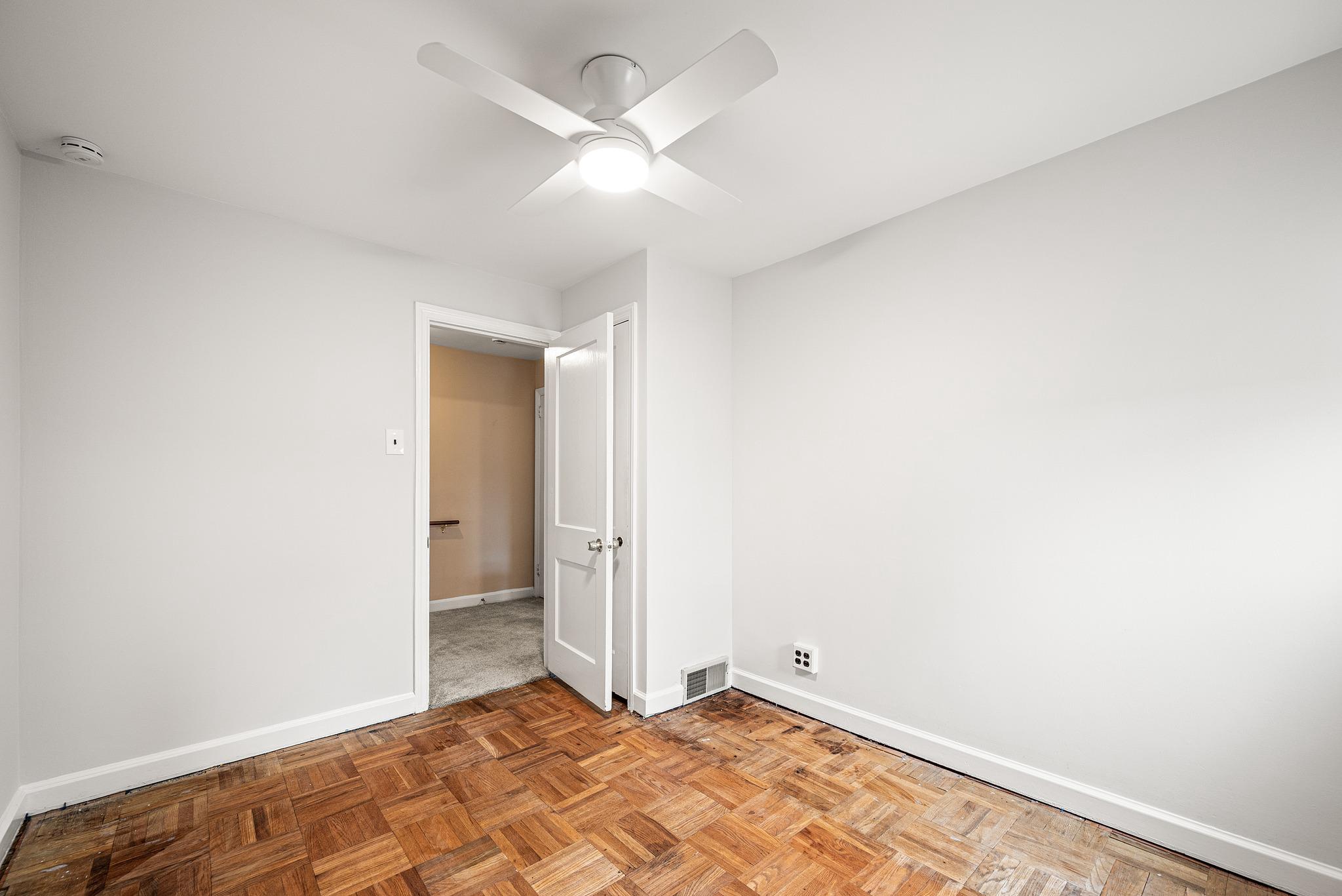 4816 Woodland Ave Property Photo 15