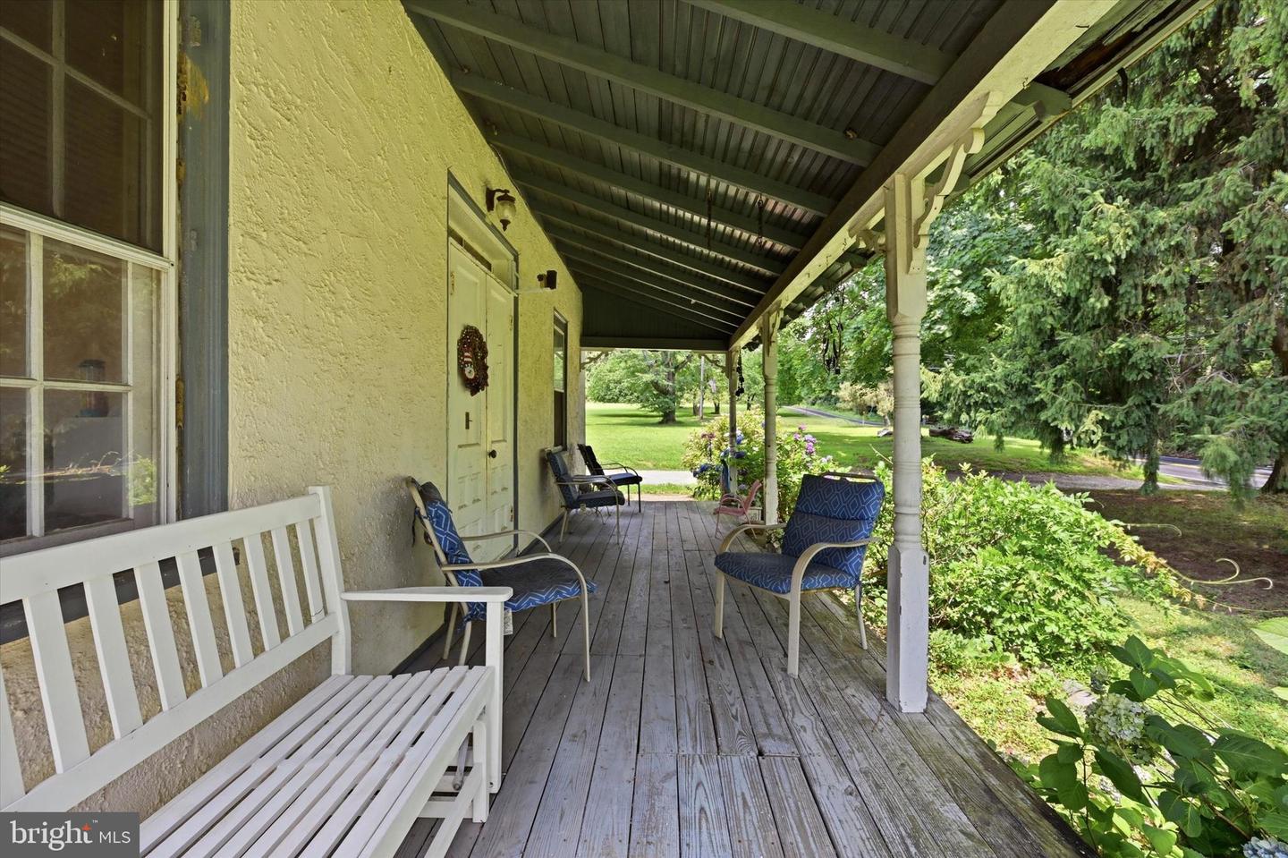 1208 Valley Rd Property Photo 4