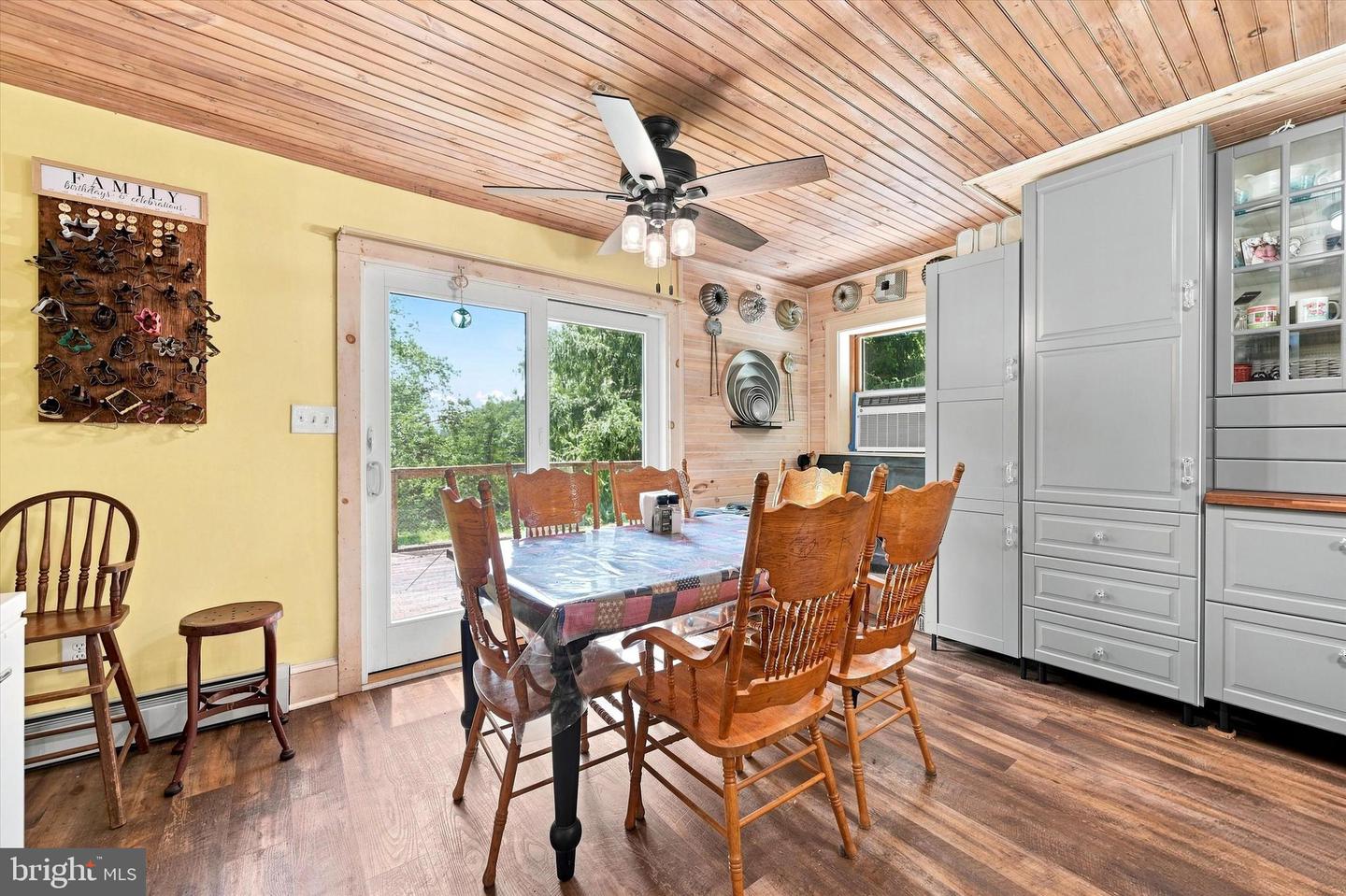 1208 Valley Rd Property Photo 6
