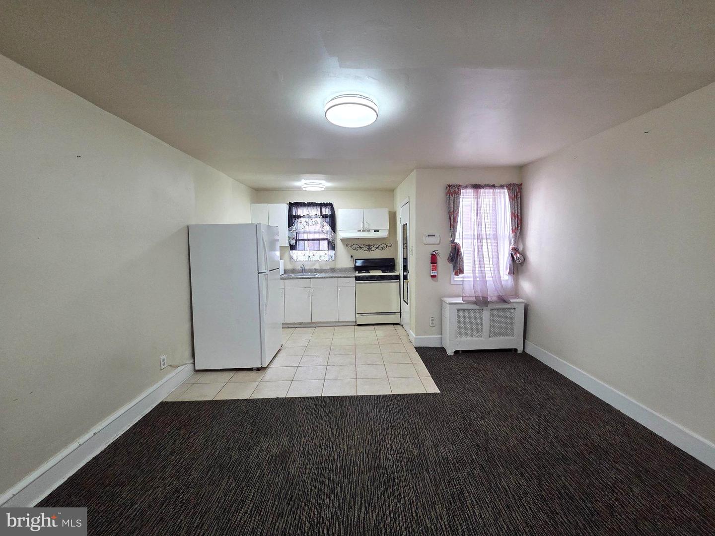 441 Croyden Rd Property Photo 4
