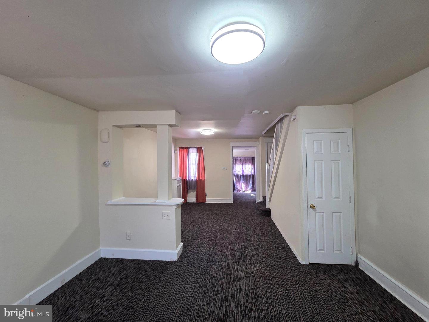 441 Croyden Rd Property Photo 5