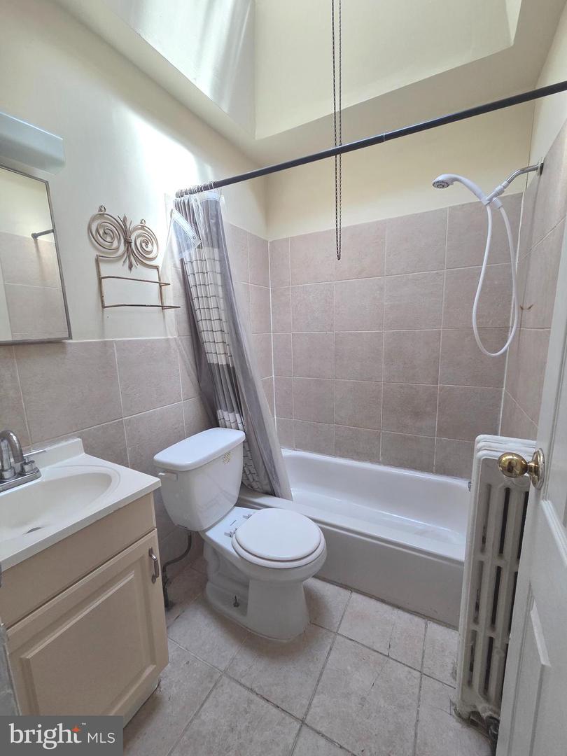 441 Croyden Rd Property Photo 8