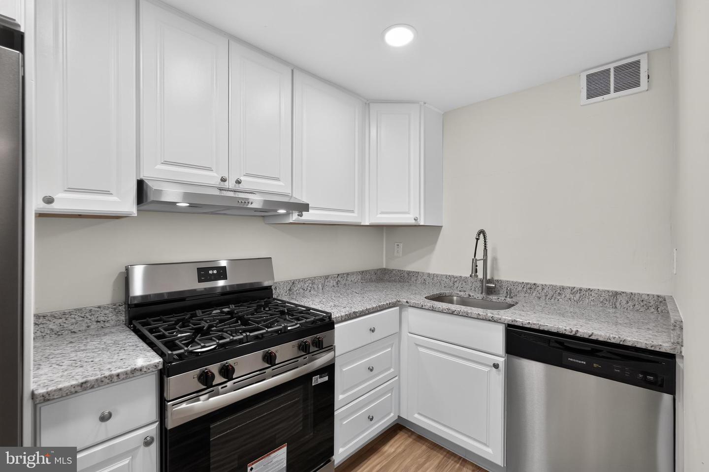 220 Weymouth Rd Property Photo 9