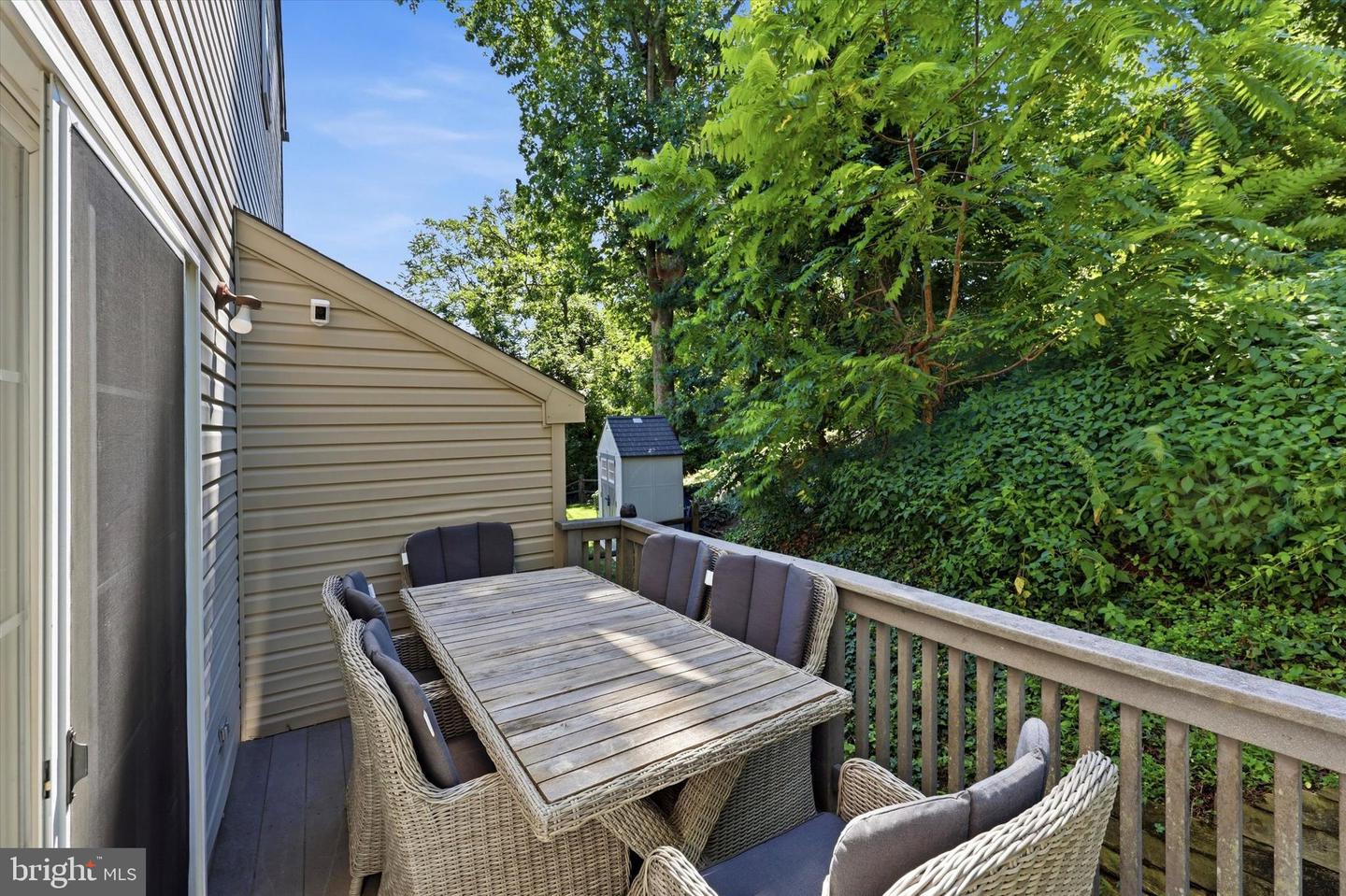 30 Duttonview Rd Property Photo 24