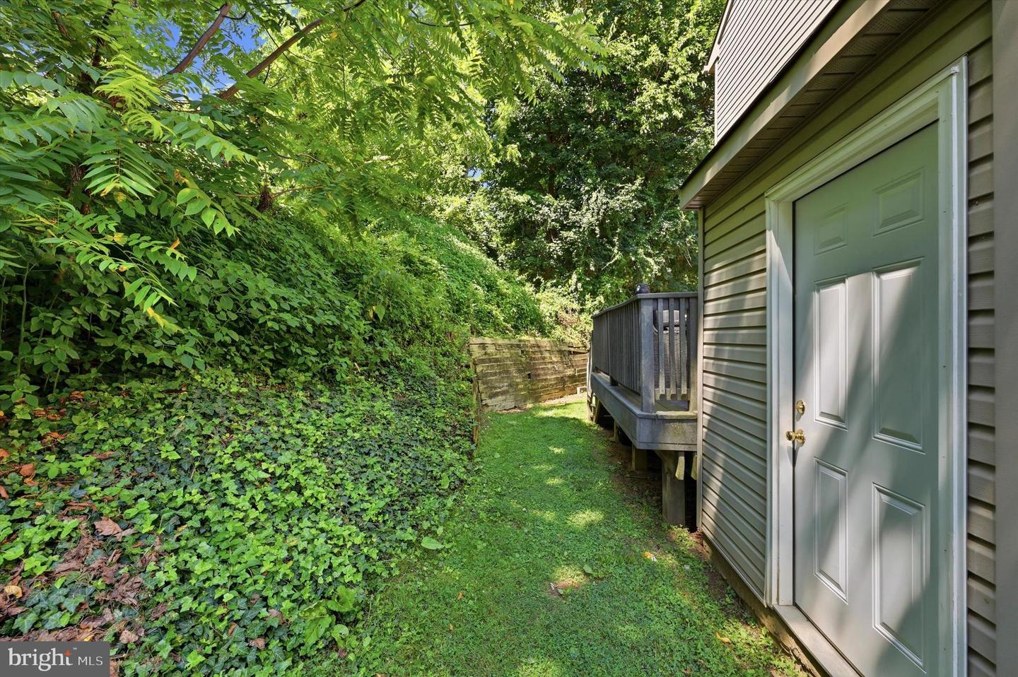 30 Duttonview Rd Property Photo 26