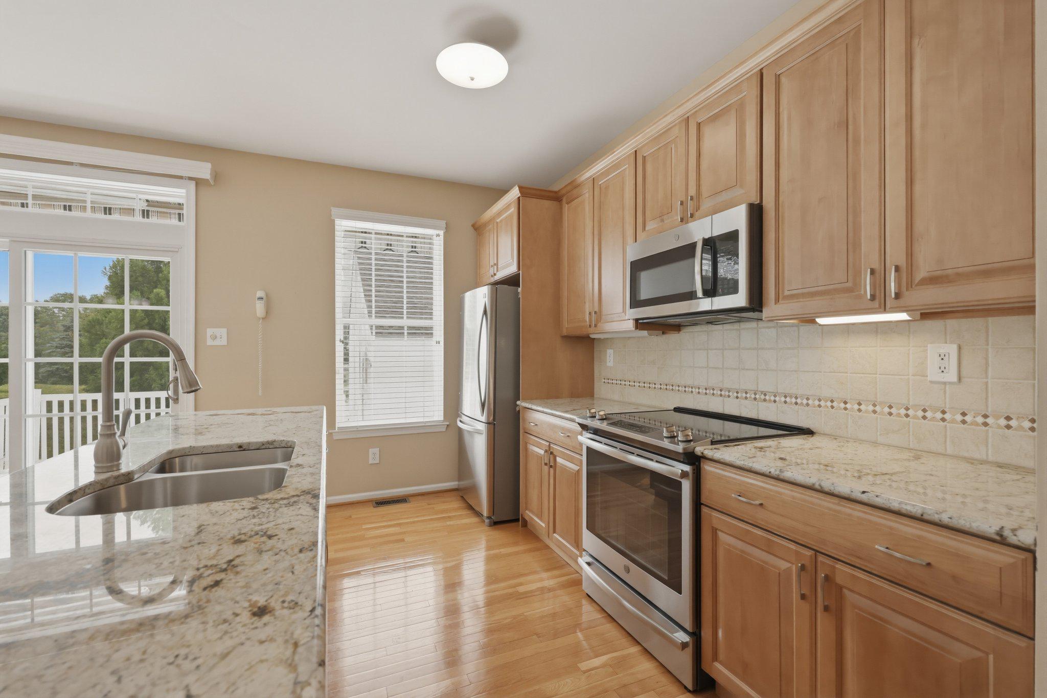 2105 White Fox Way Property Photo 6