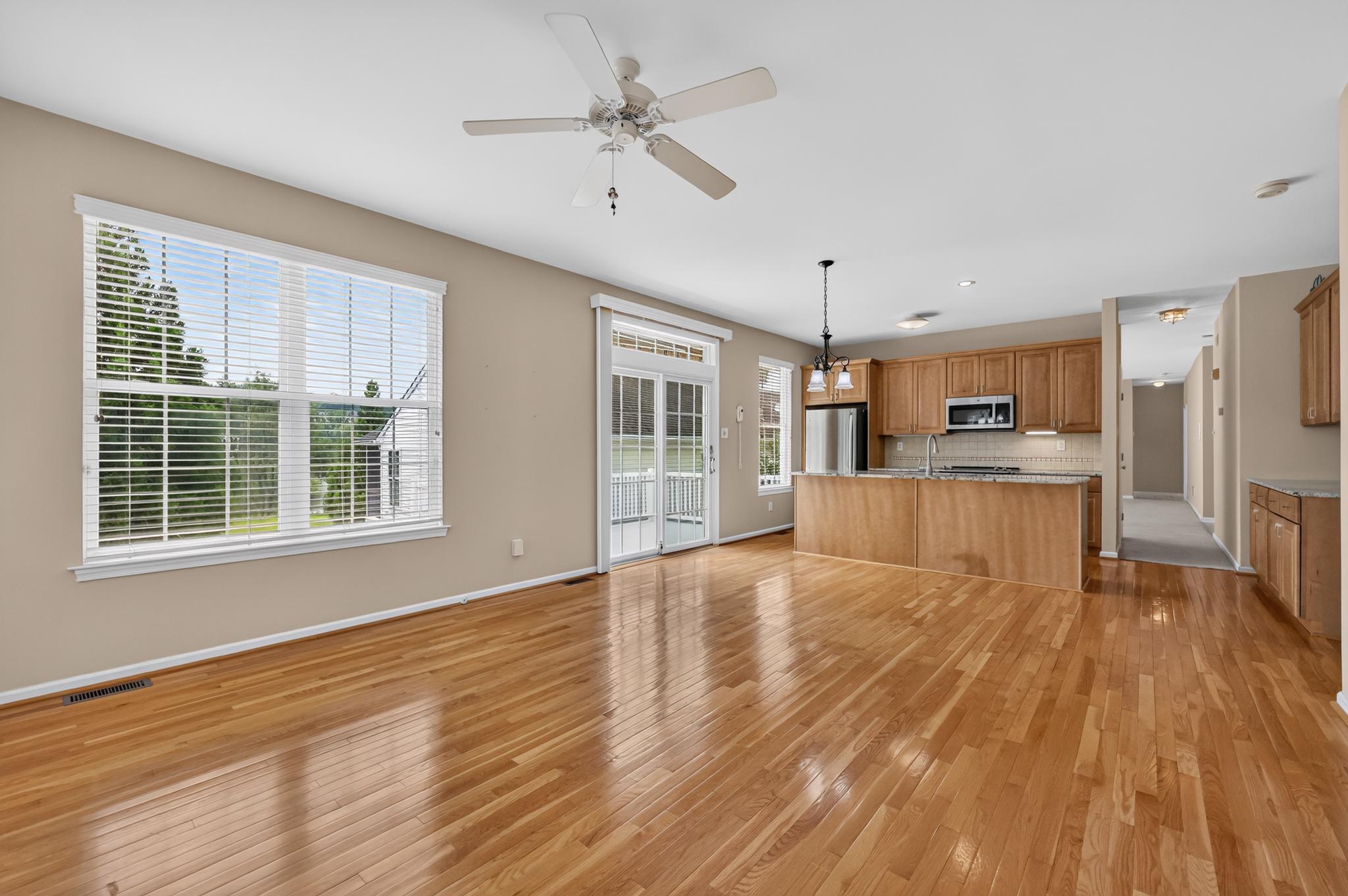 2105 White Fox Way Property Photo 8