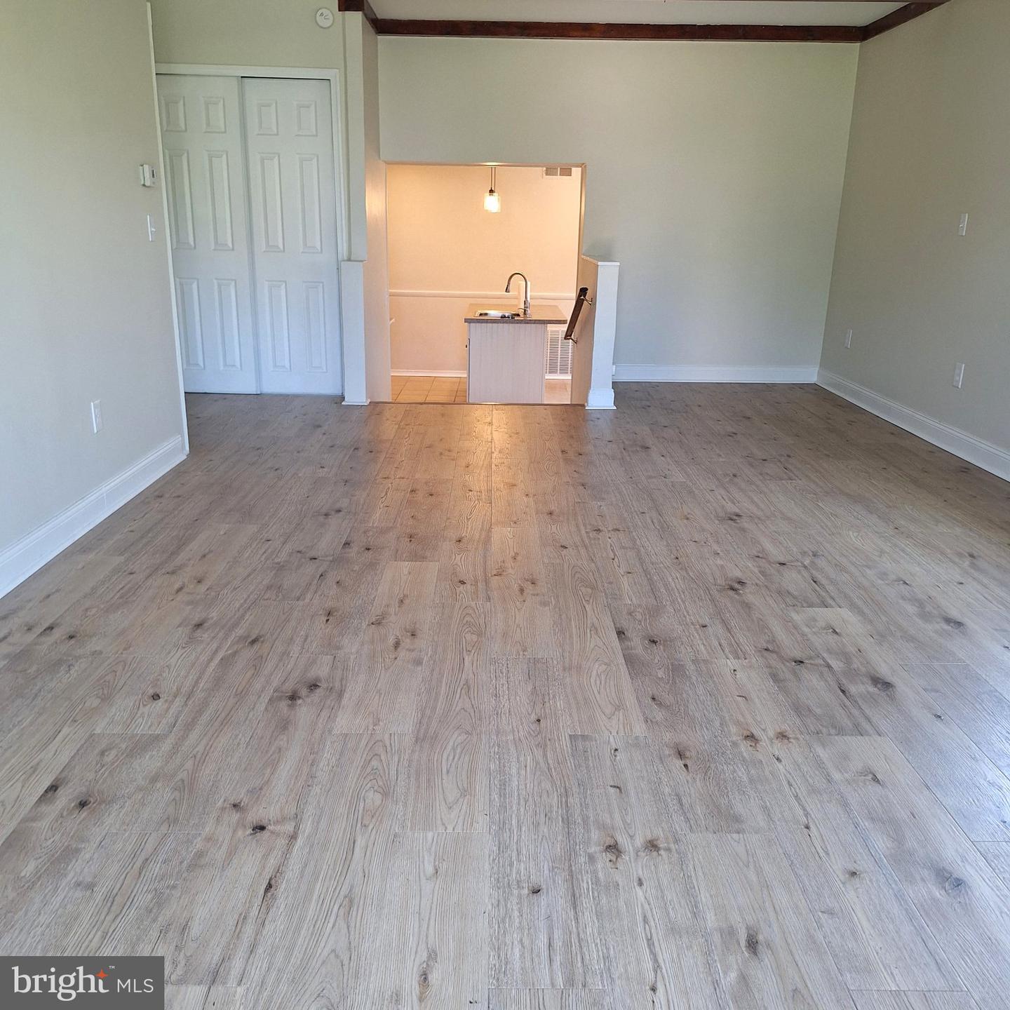 303 Moore Rd Property Photo 8