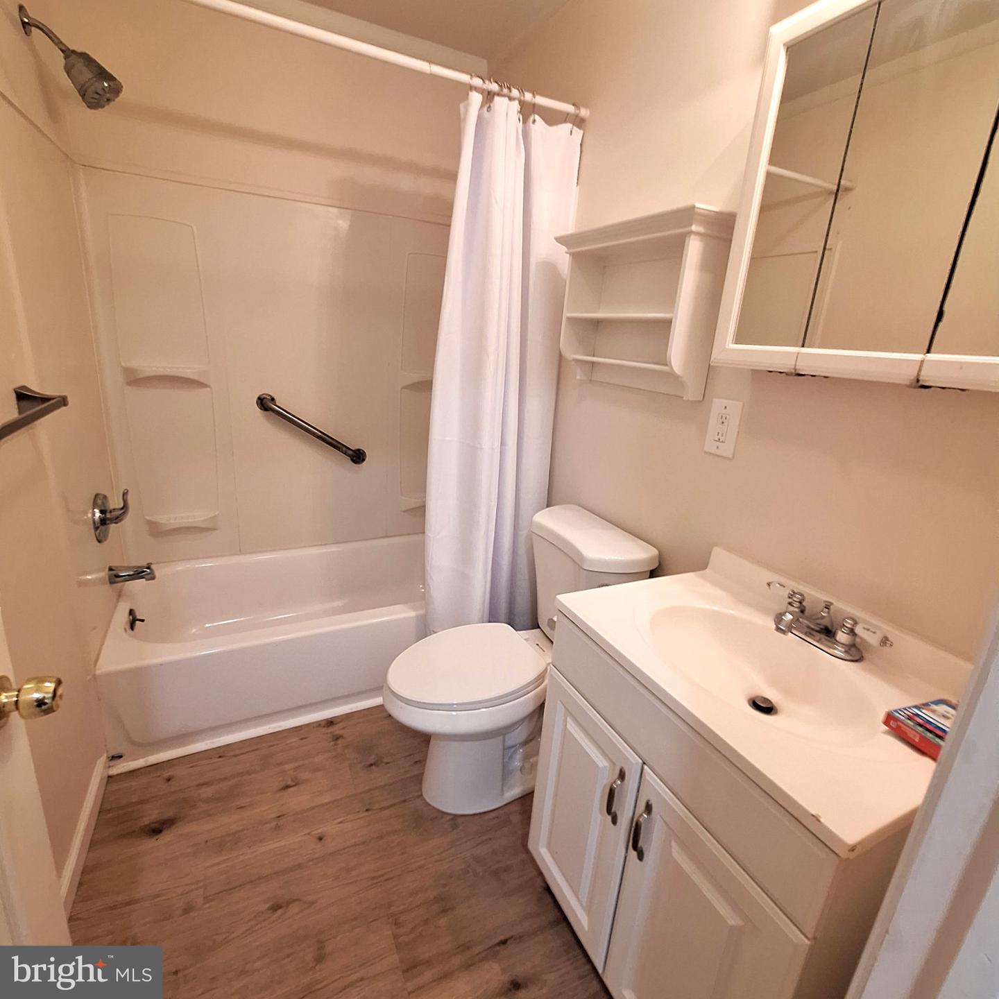 303 Moore Rd Property Photo 10