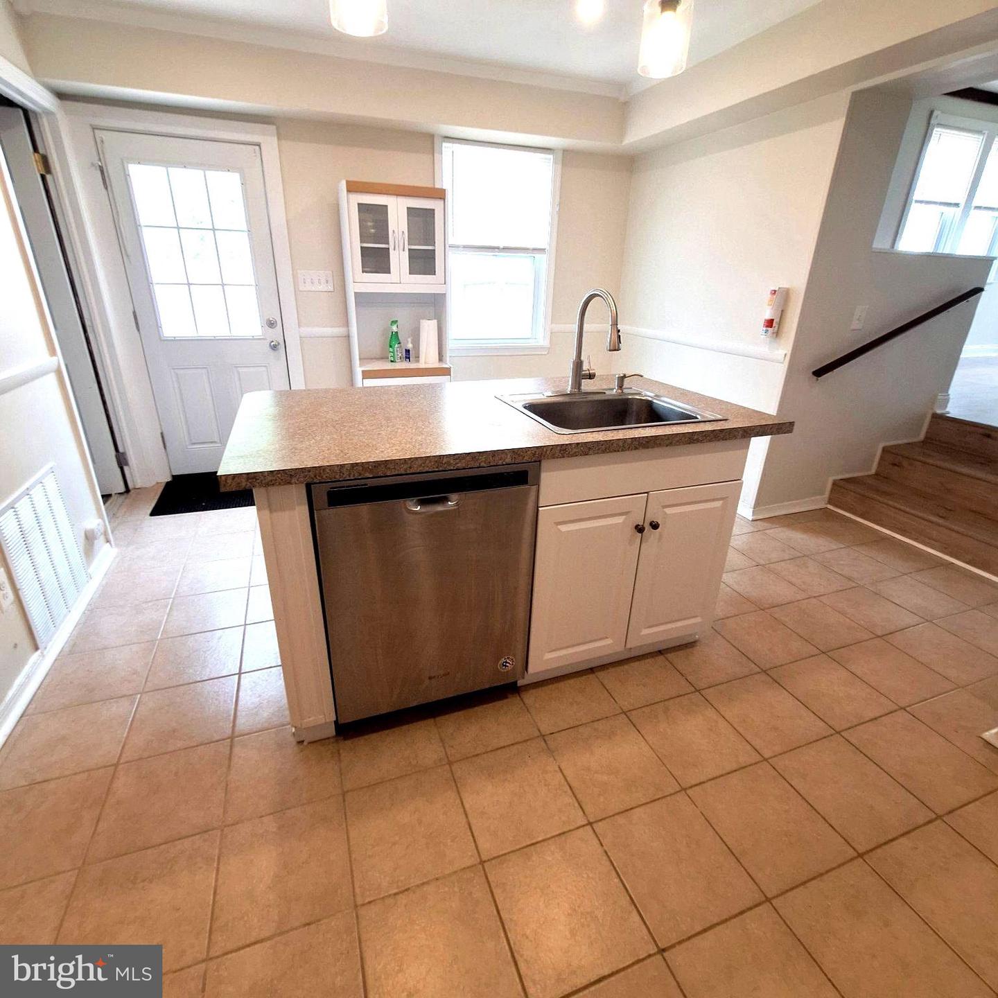 303 Moore Rd Property Photo 14