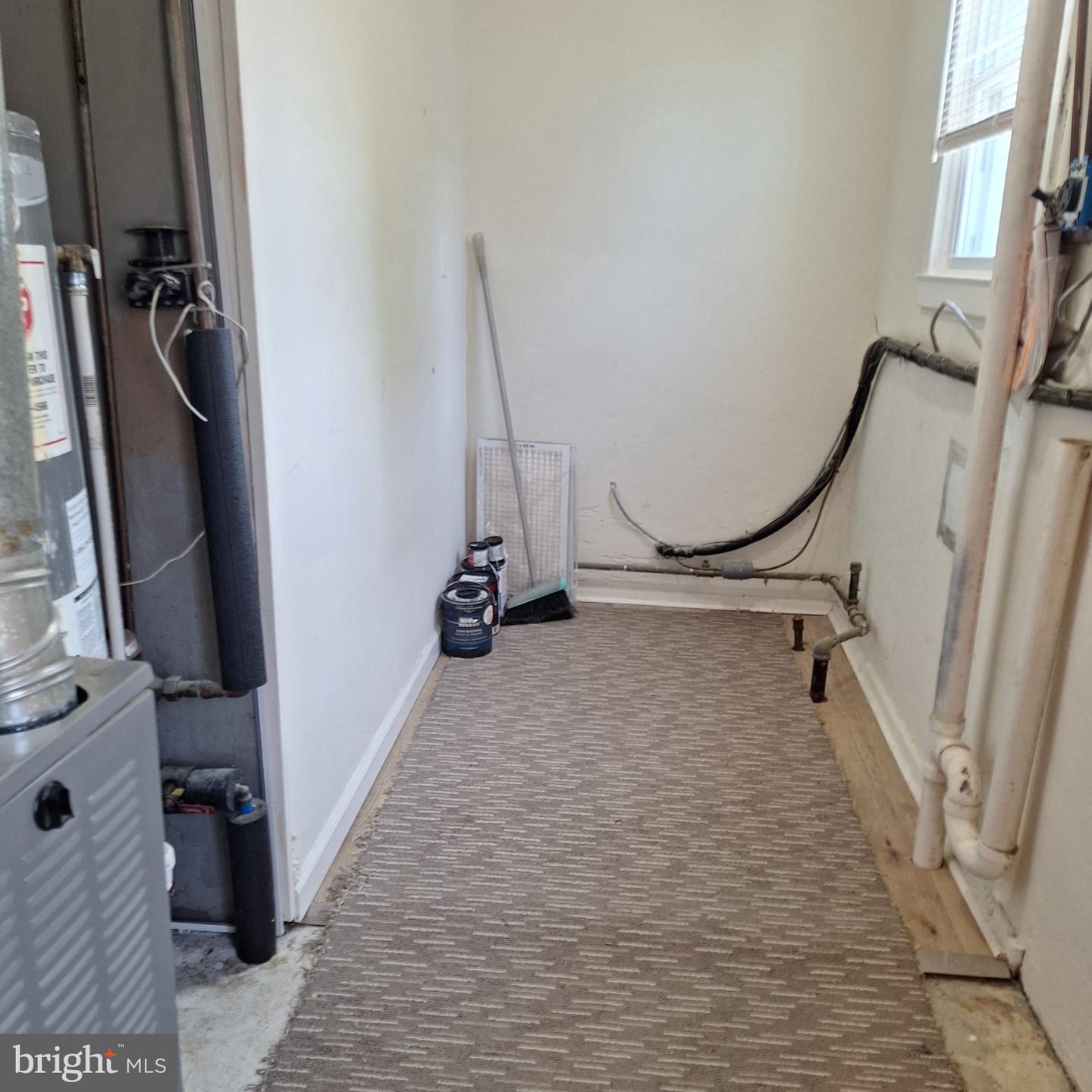 303 Moore Rd Property Photo 14