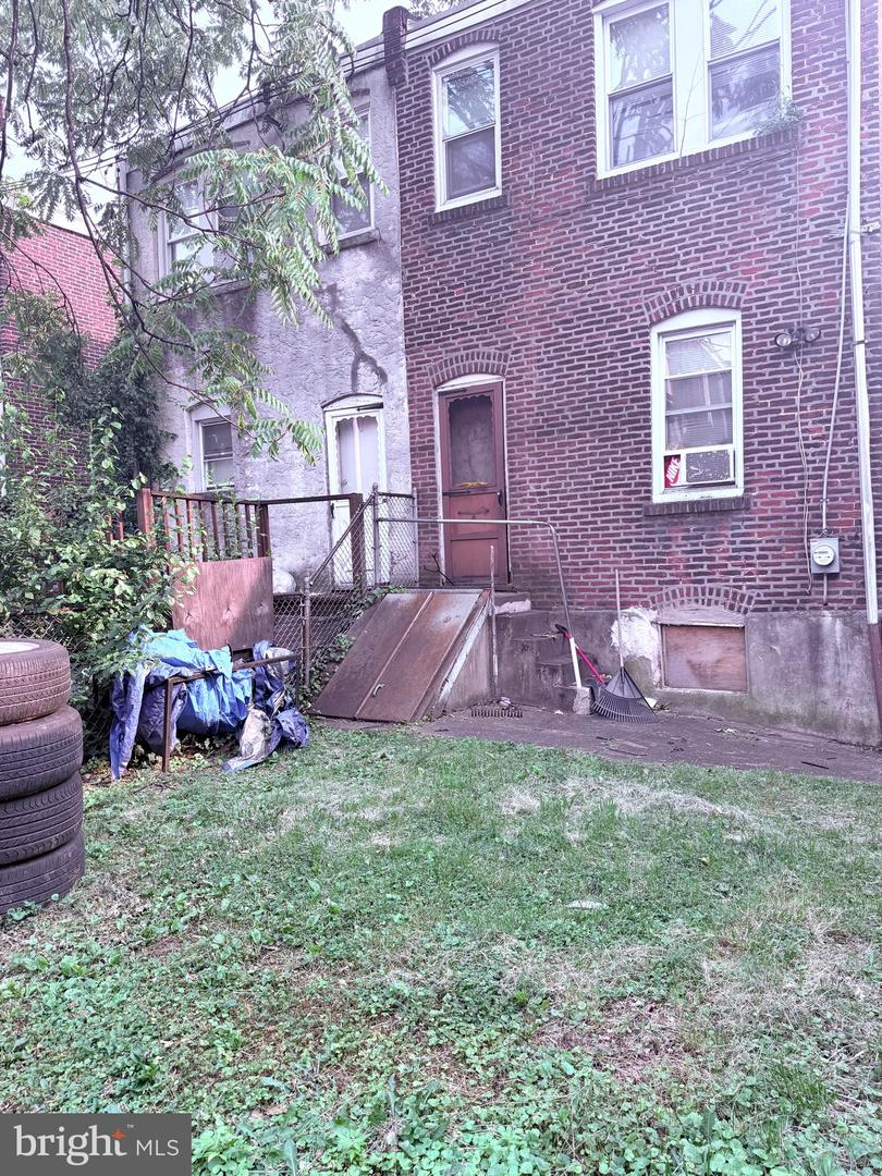 1107 Pine St Property Photo 3