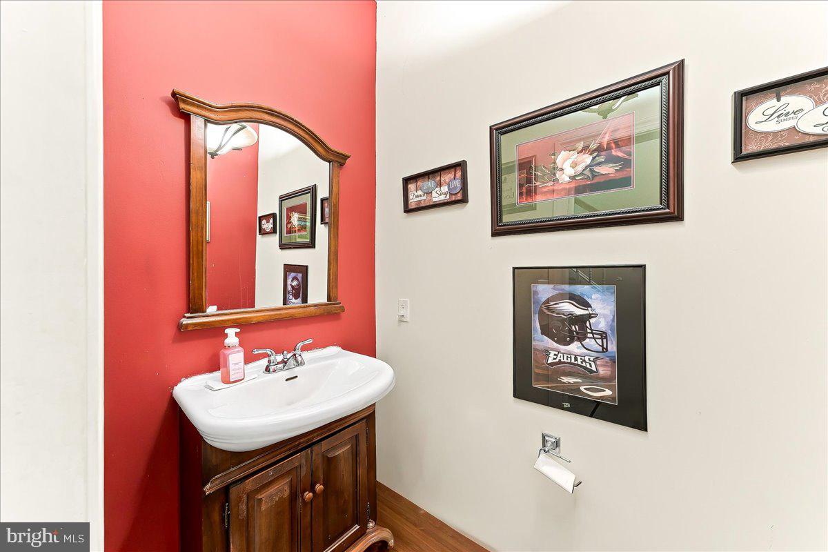 2185 Franklin Ave Property Photo 12