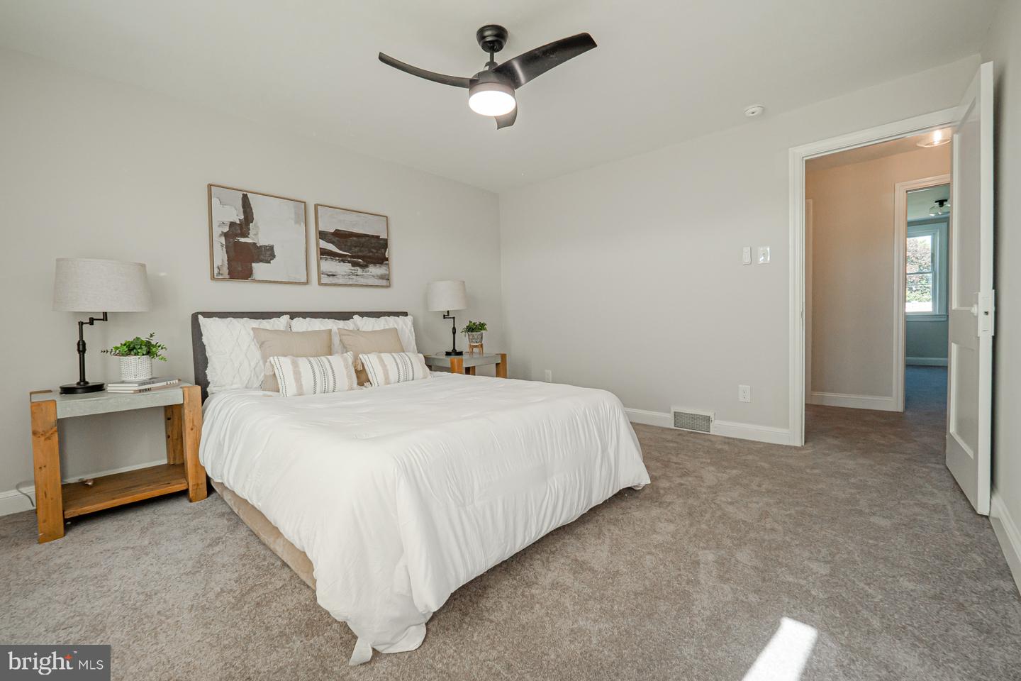 330 Gramercy Dr Property Photo 17