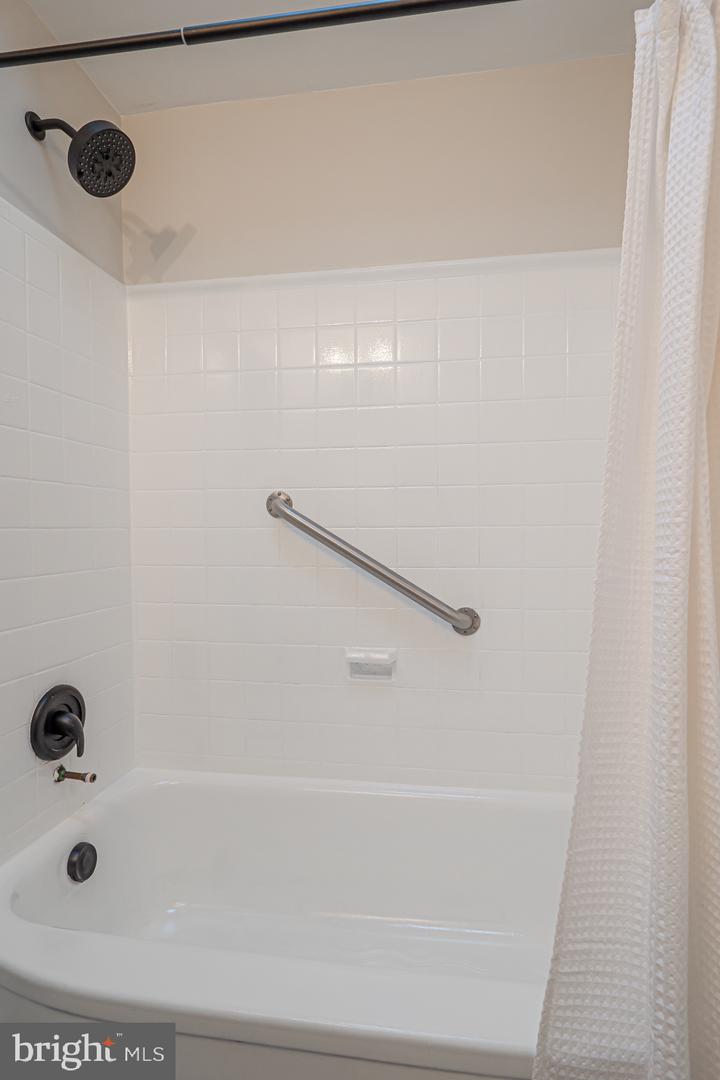 330 Gramercy Dr Property Photo 21
