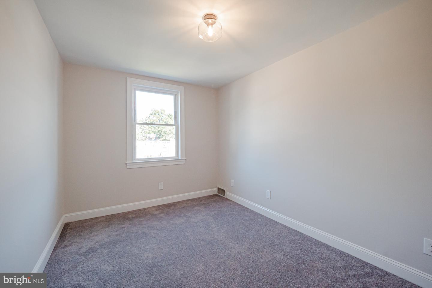 330 Gramercy Dr Property Photo 23