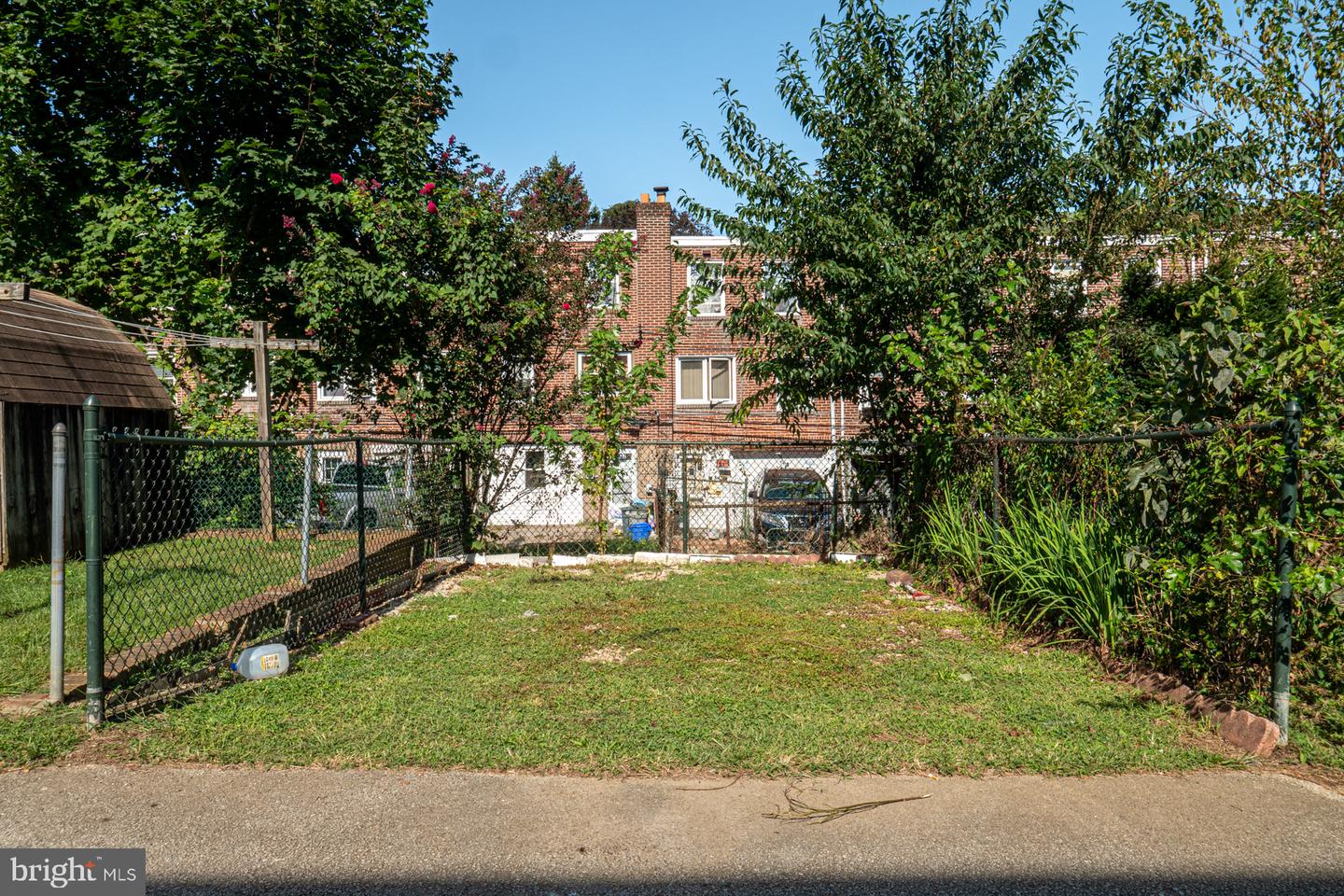 330 Gramercy Dr Property Photo 35