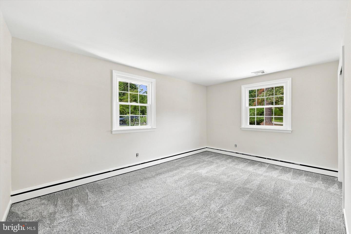 16 E Glen Cir Property Photo 30