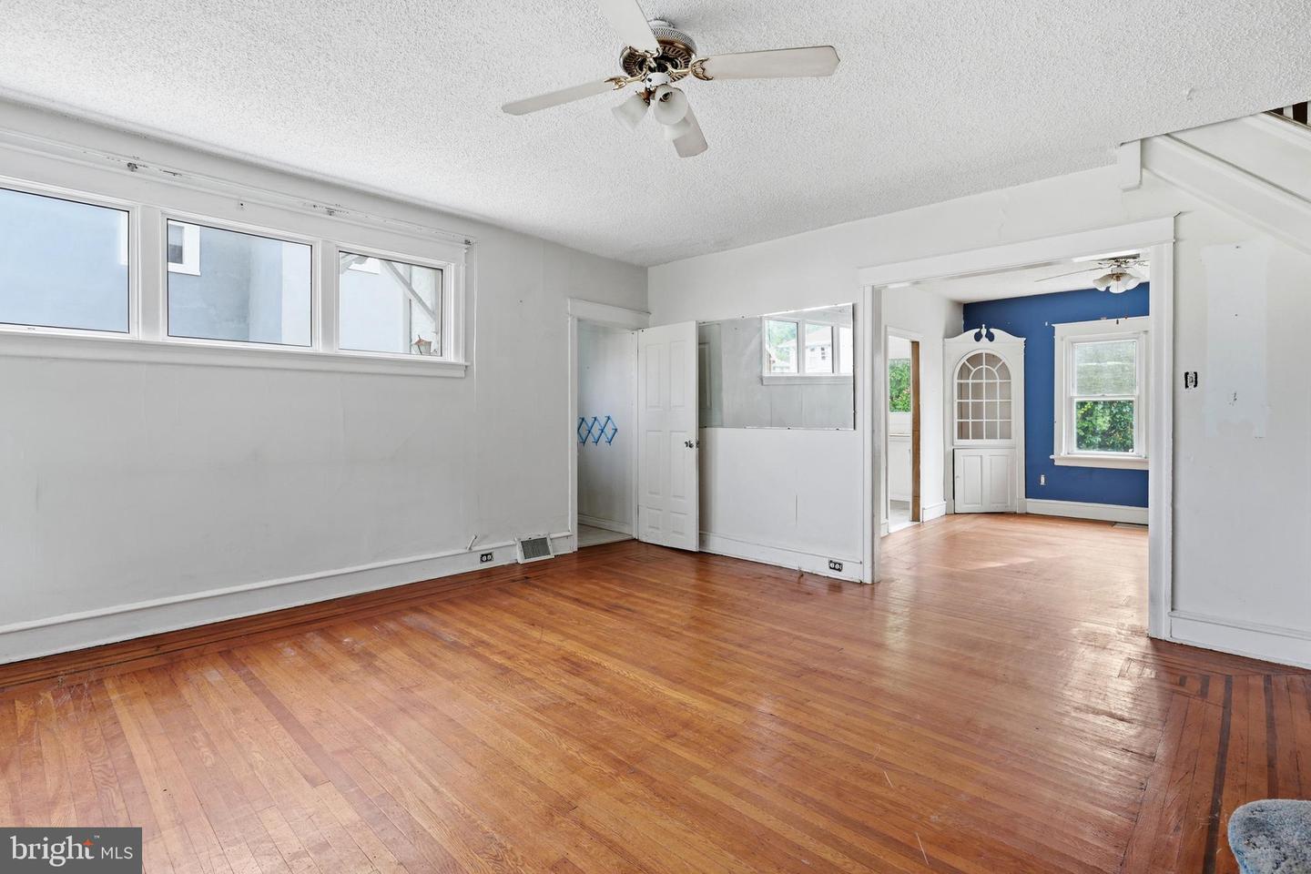 667 Rose St Property Photo 6