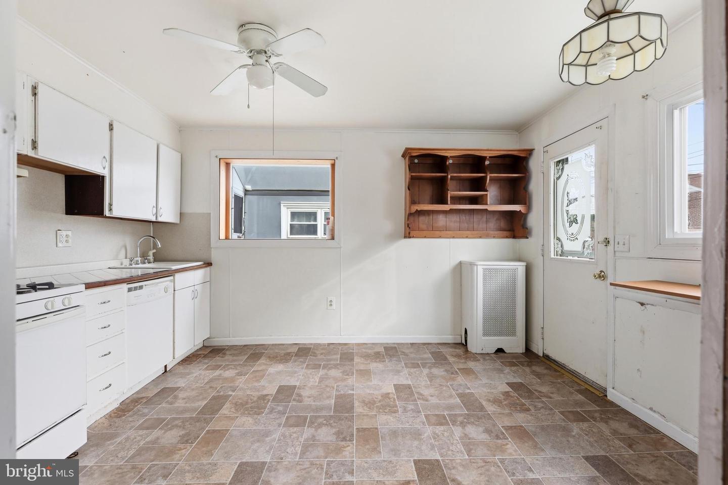667 Rose St Property Photo 11