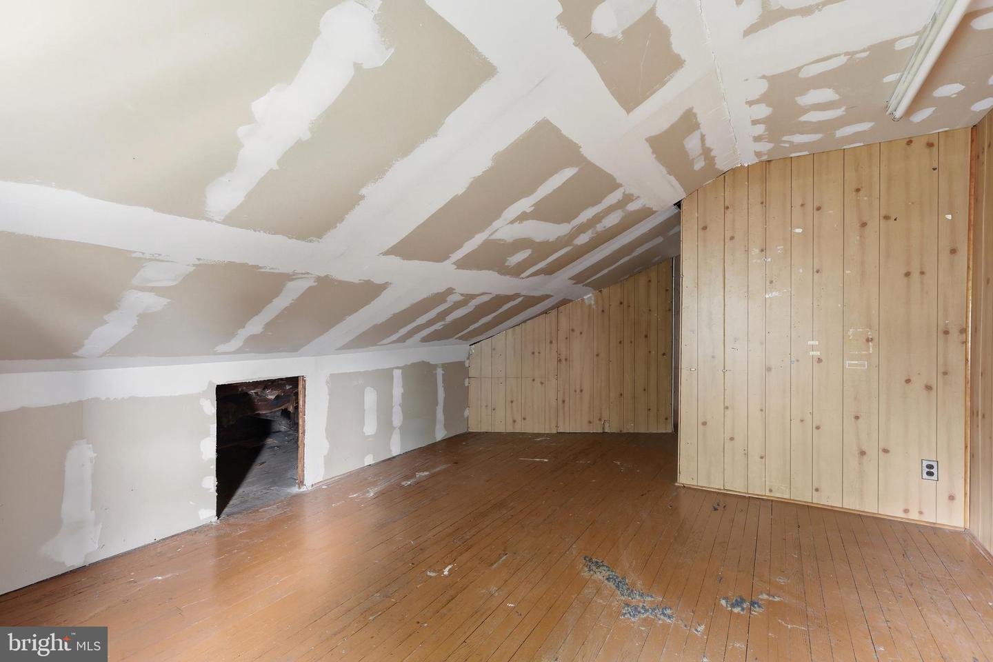 667 Rose St Property Photo 23