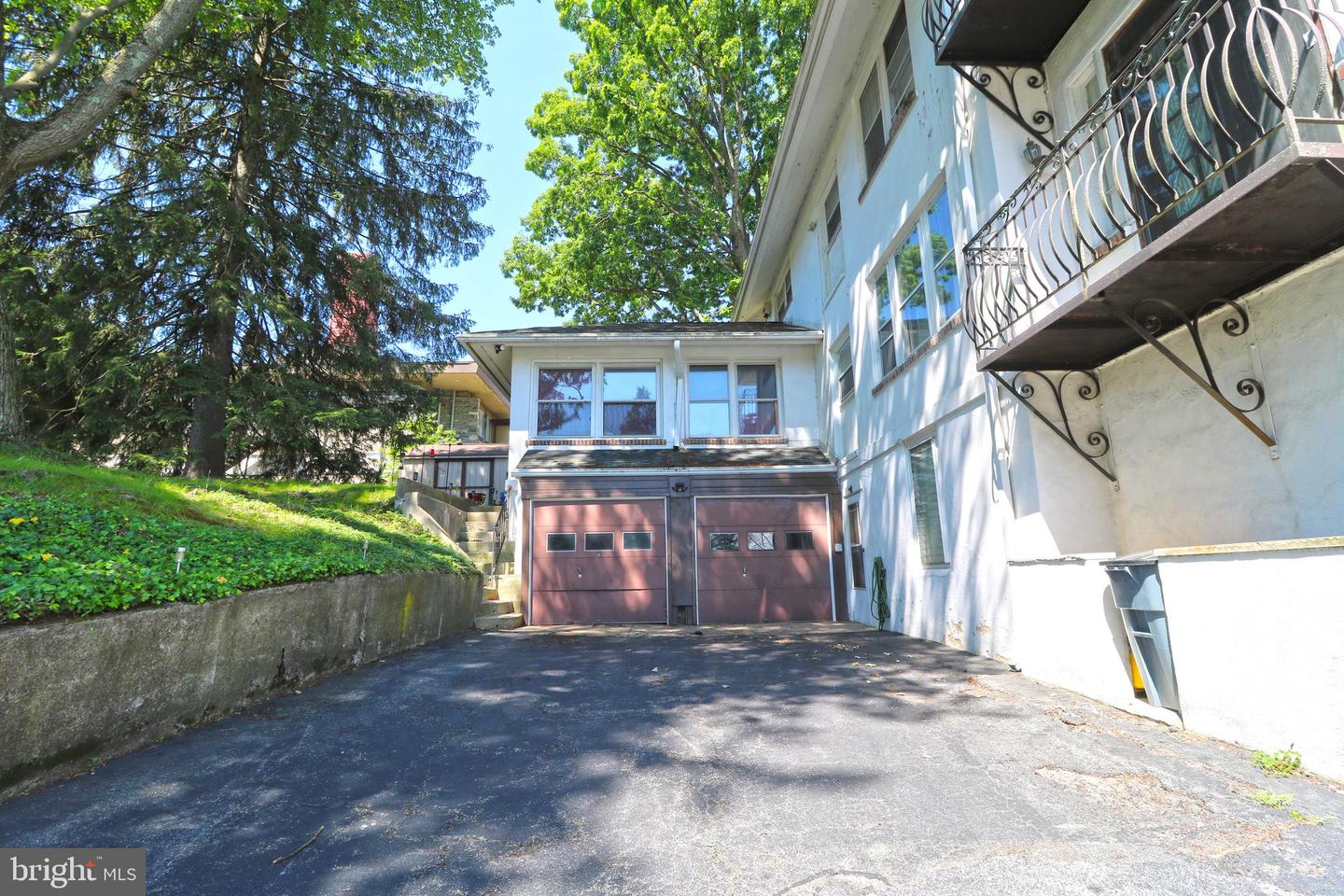 200 W Springfield Rd Property Photo 4