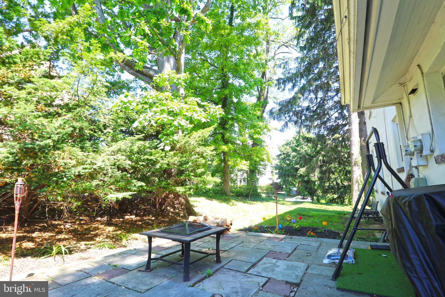 200 W Springfield Rd Property Photo 8