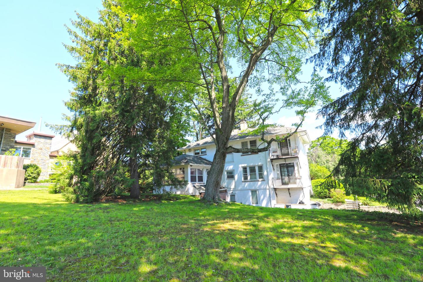 200 W Springfield Rd Property Photo 9