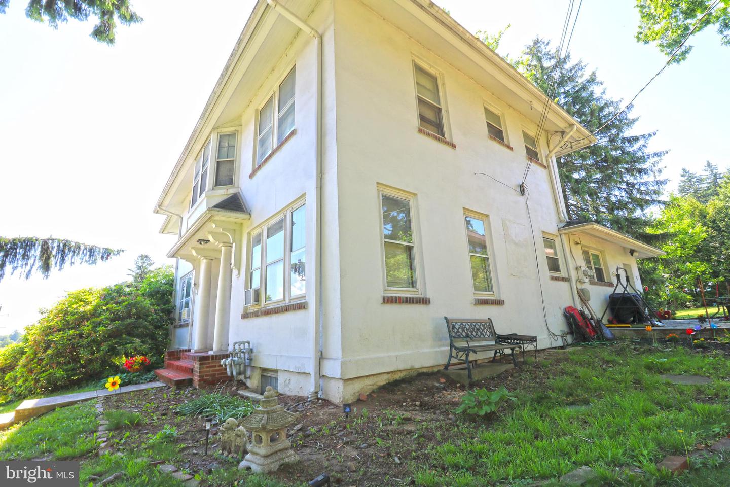 200 W Springfield Rd Property Photo 11