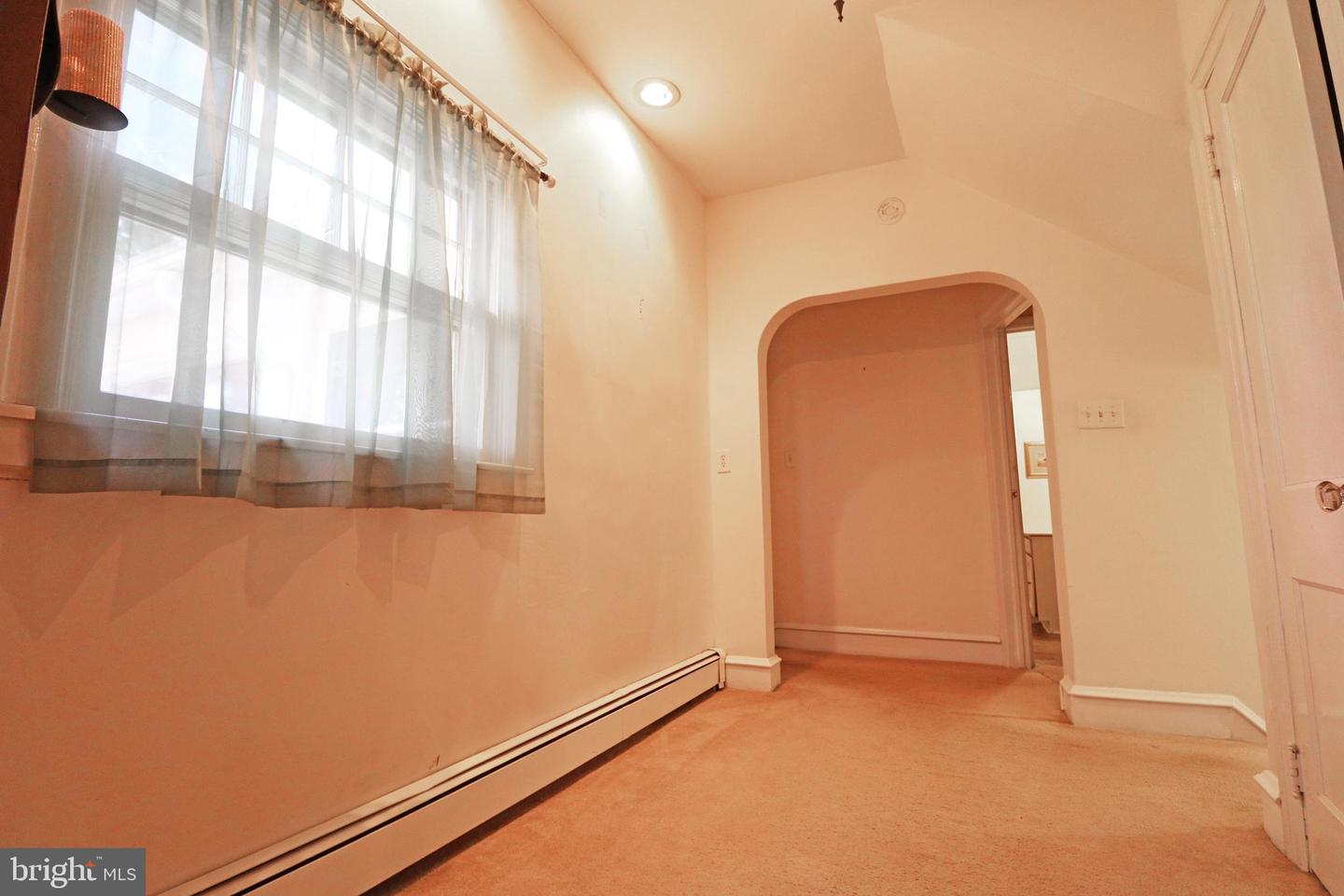 200 W Springfield Rd Property Photo 17