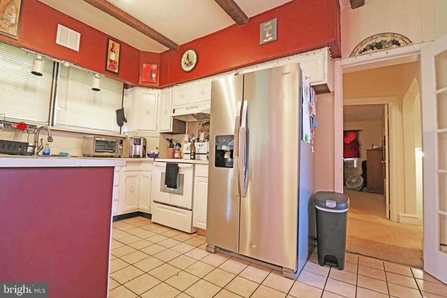 200 W Springfield Rd Property Photo 20