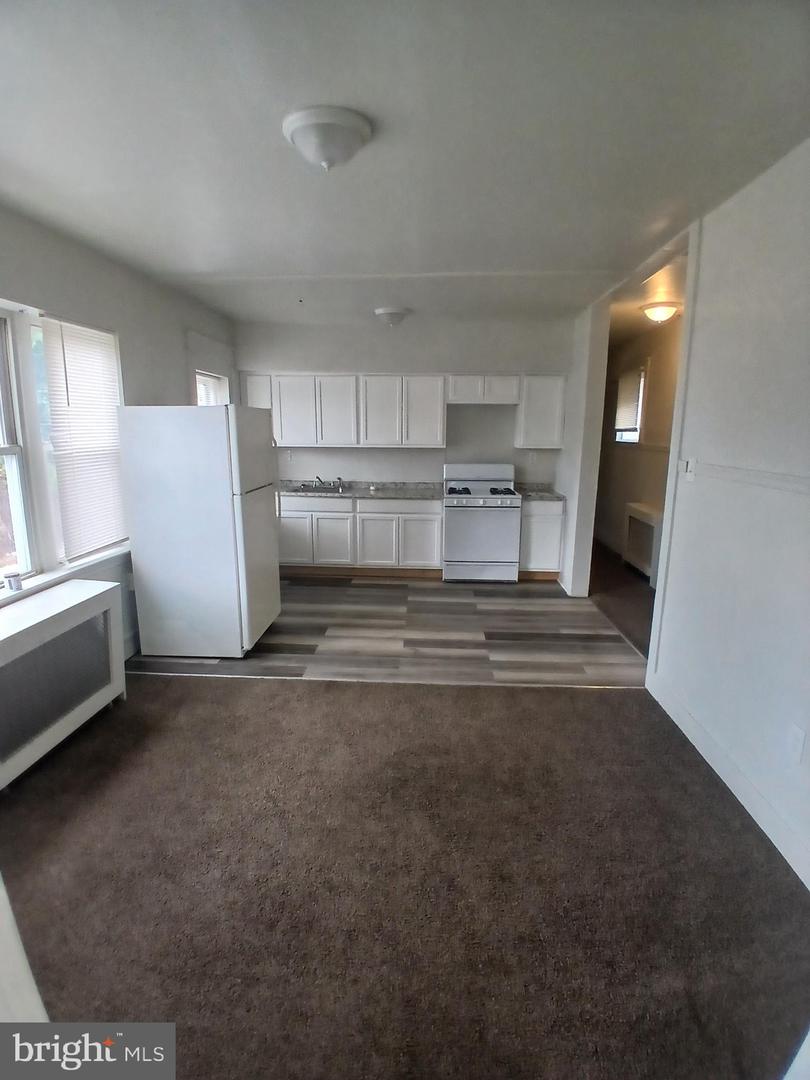 2031 Madison St Property Photo 3
