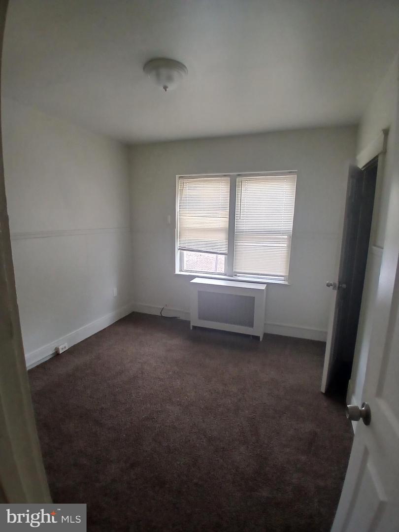2031 Madison St Property Photo 5