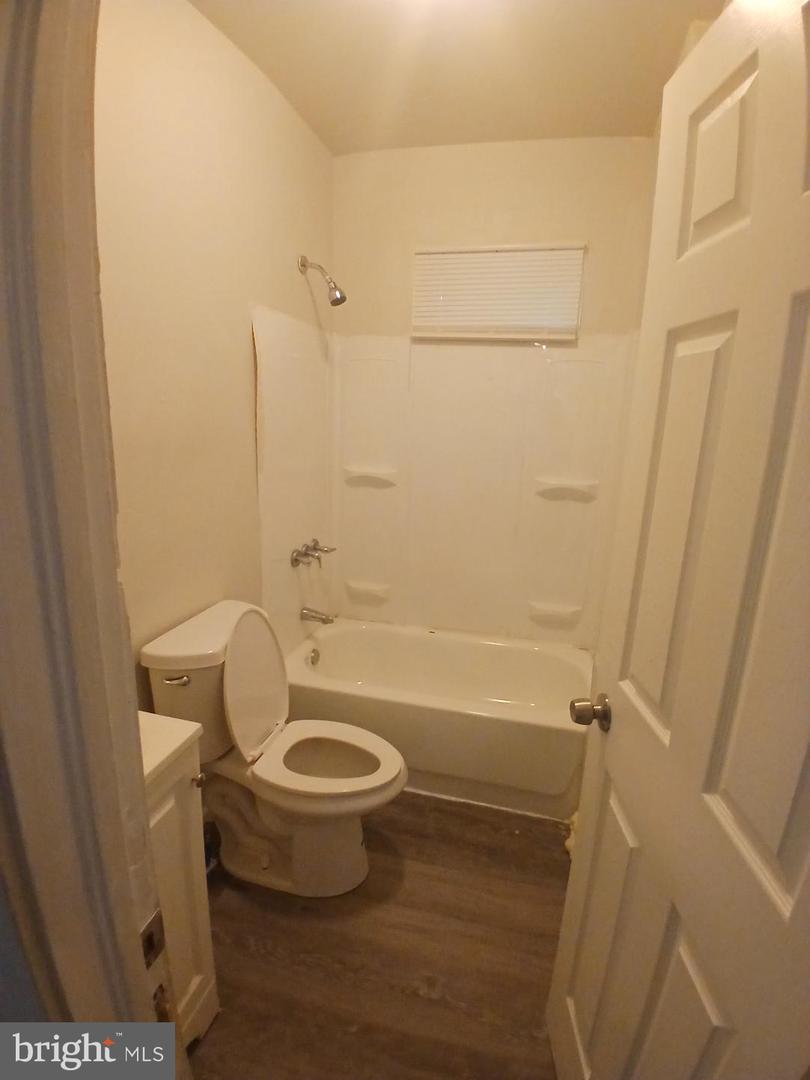 2031 Madison St Property Photo 7