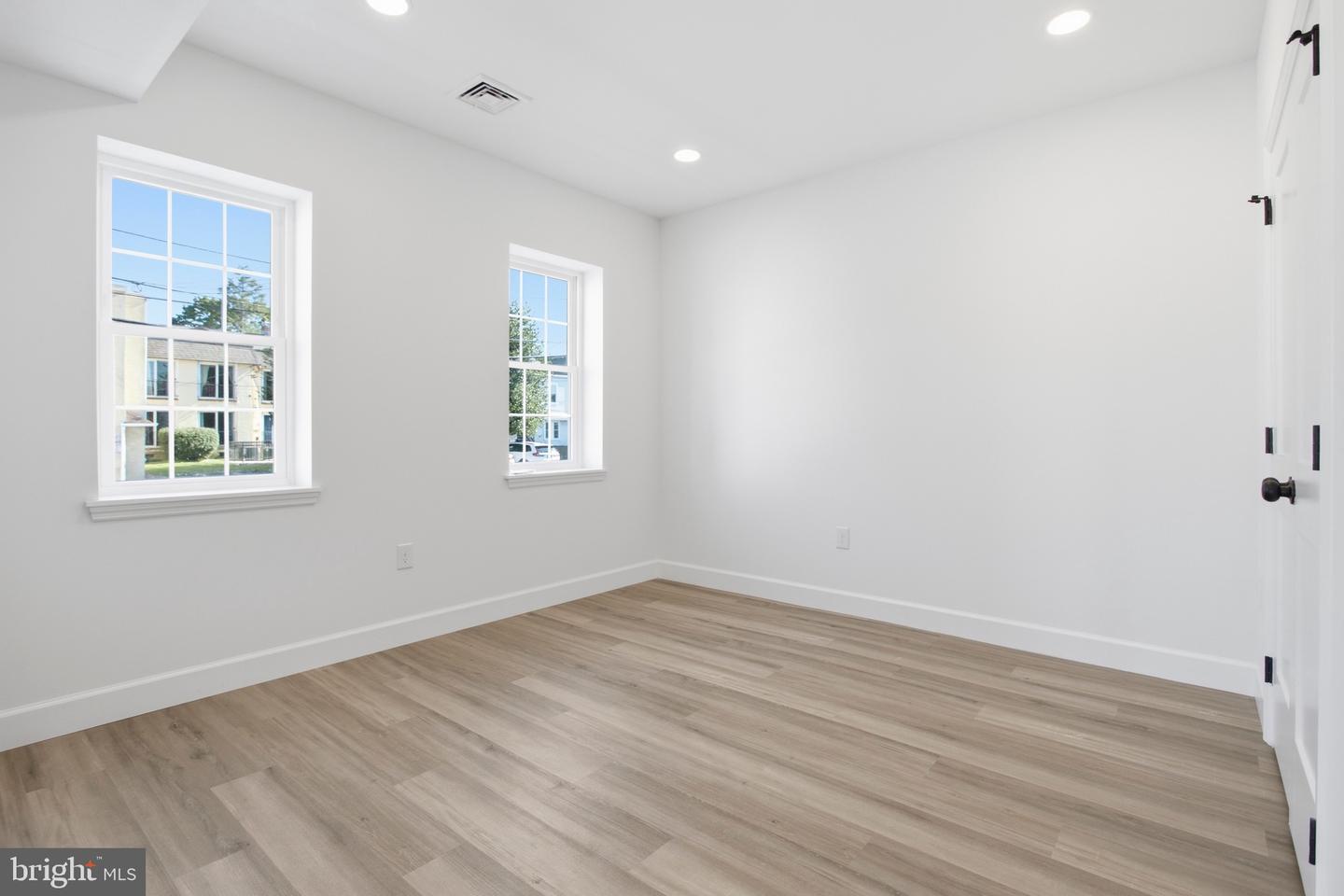 21 W Front St #2a Property Photo 13