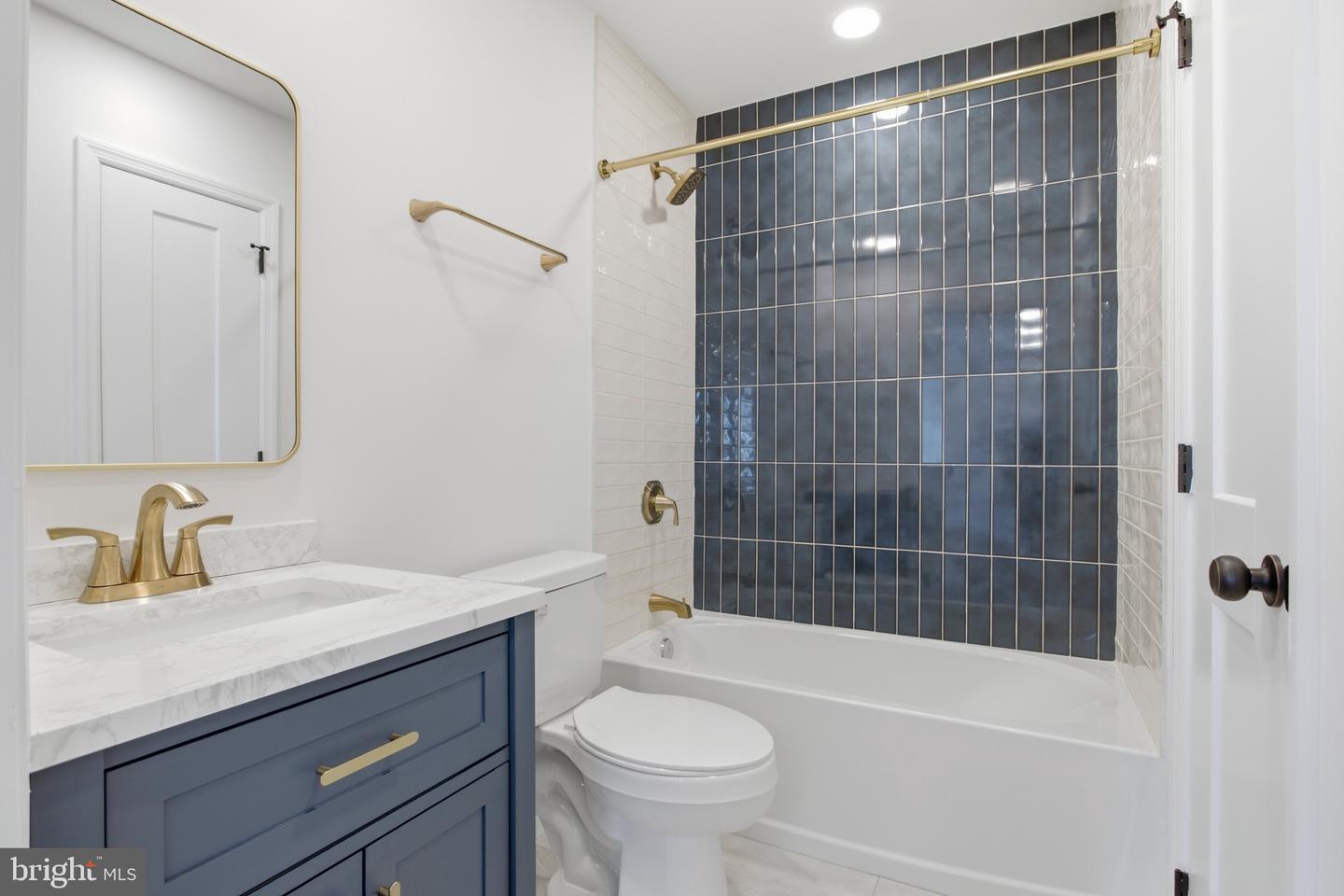 21 W Front St #3a Property Photo 10